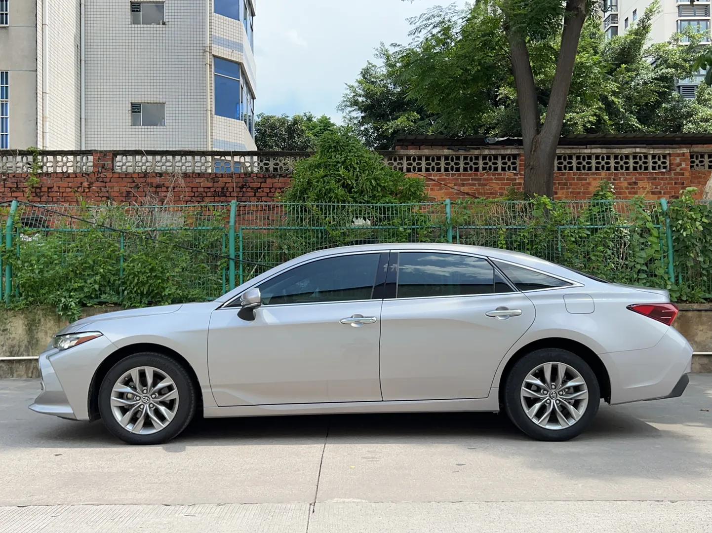 Toyota Avalon 2019 2.0L Luxury Edition China VI Standard — миниатюра 3