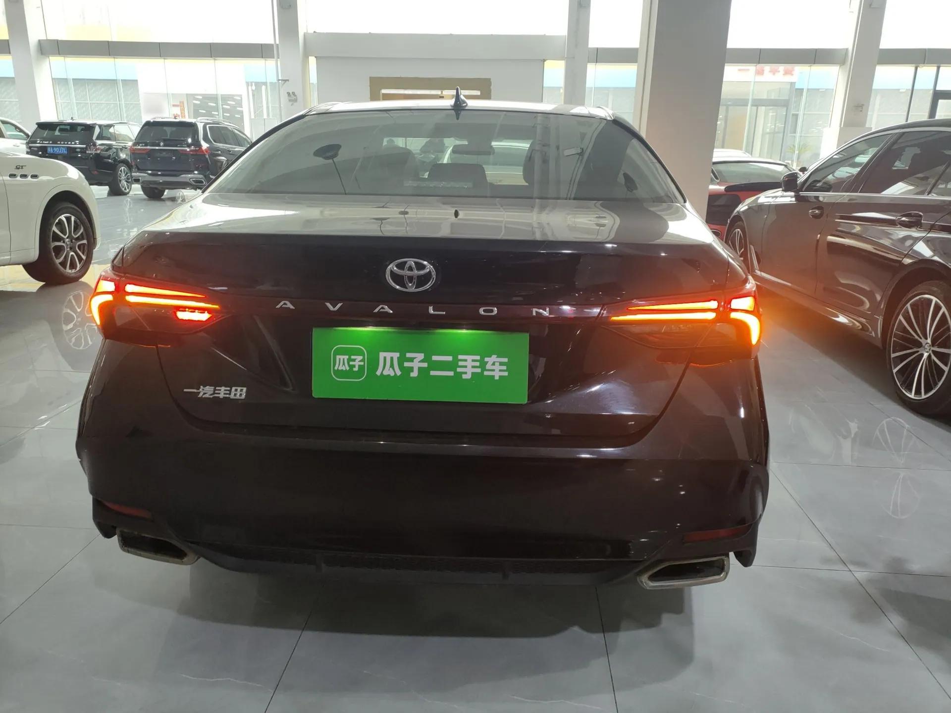 Toyota Avalon 2022 2.0L Luxury Edition — миниатюра 3