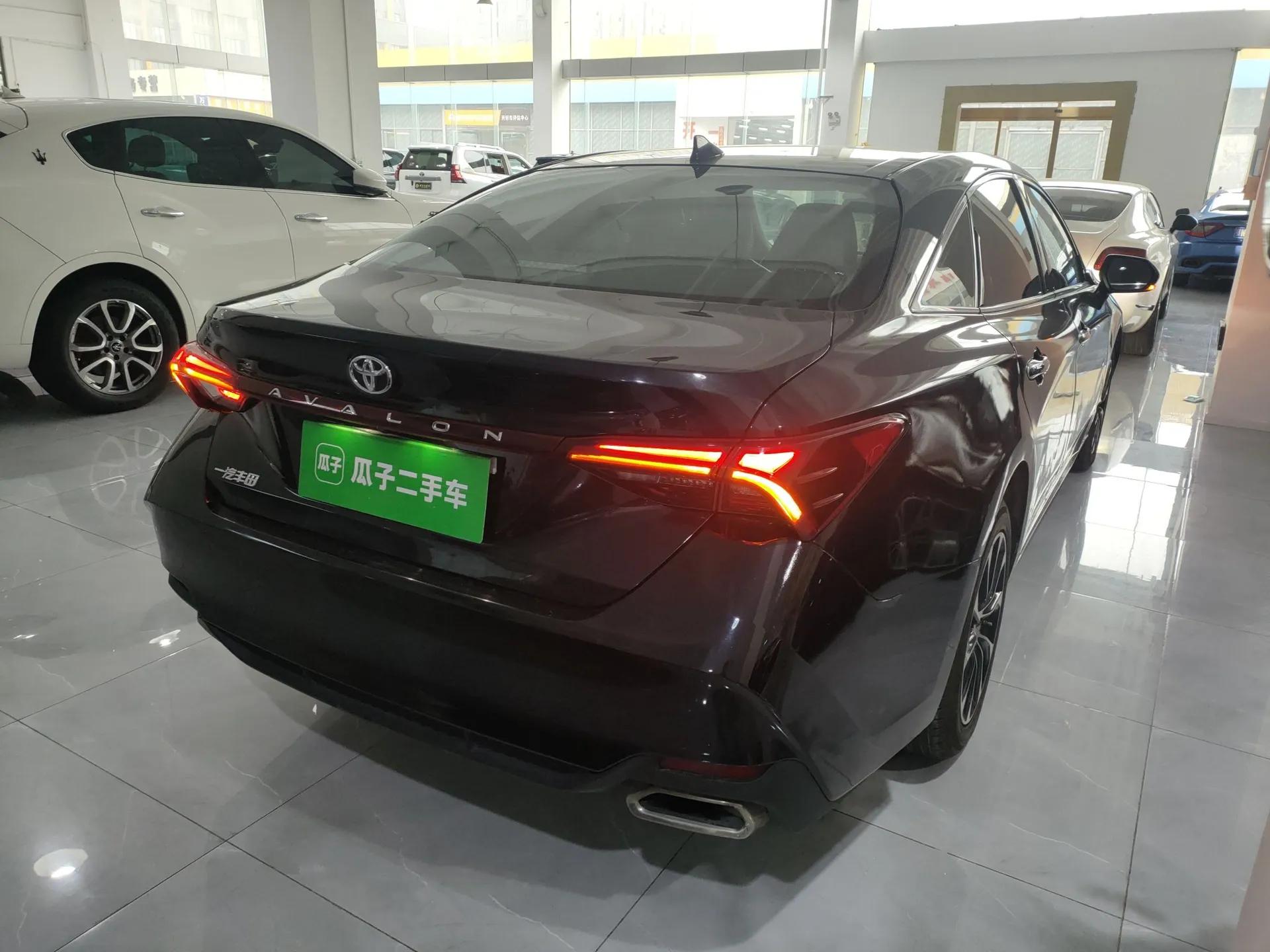 Toyota Avalon 2022 2.0L Luxury Edition — миниатюра 4