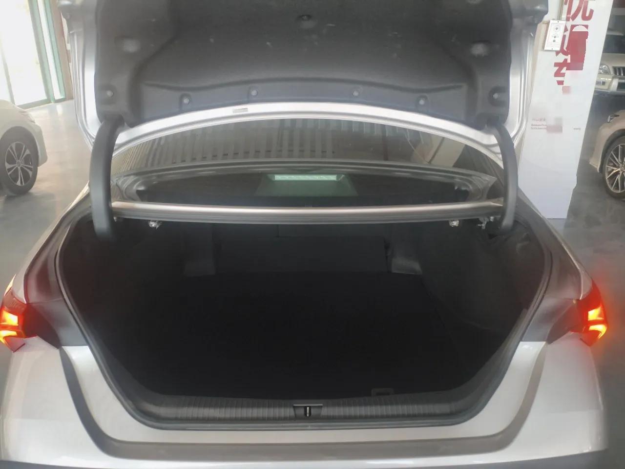 Toyota Avalon 2019 2.0L Luxury Edition China VI Standard — миниатюра 21