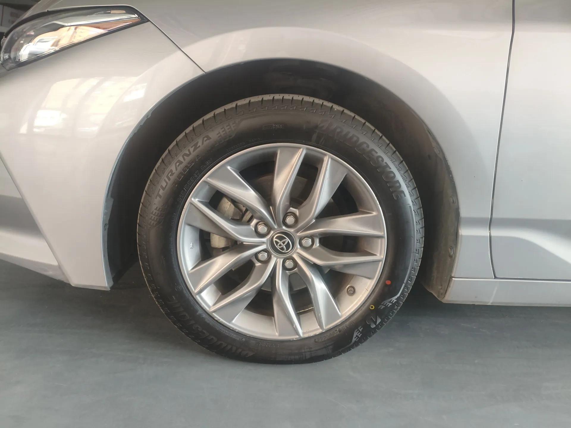 Toyota Avalon 2019 2.0L Luxury Edition China VI Standard — миниатюра 9