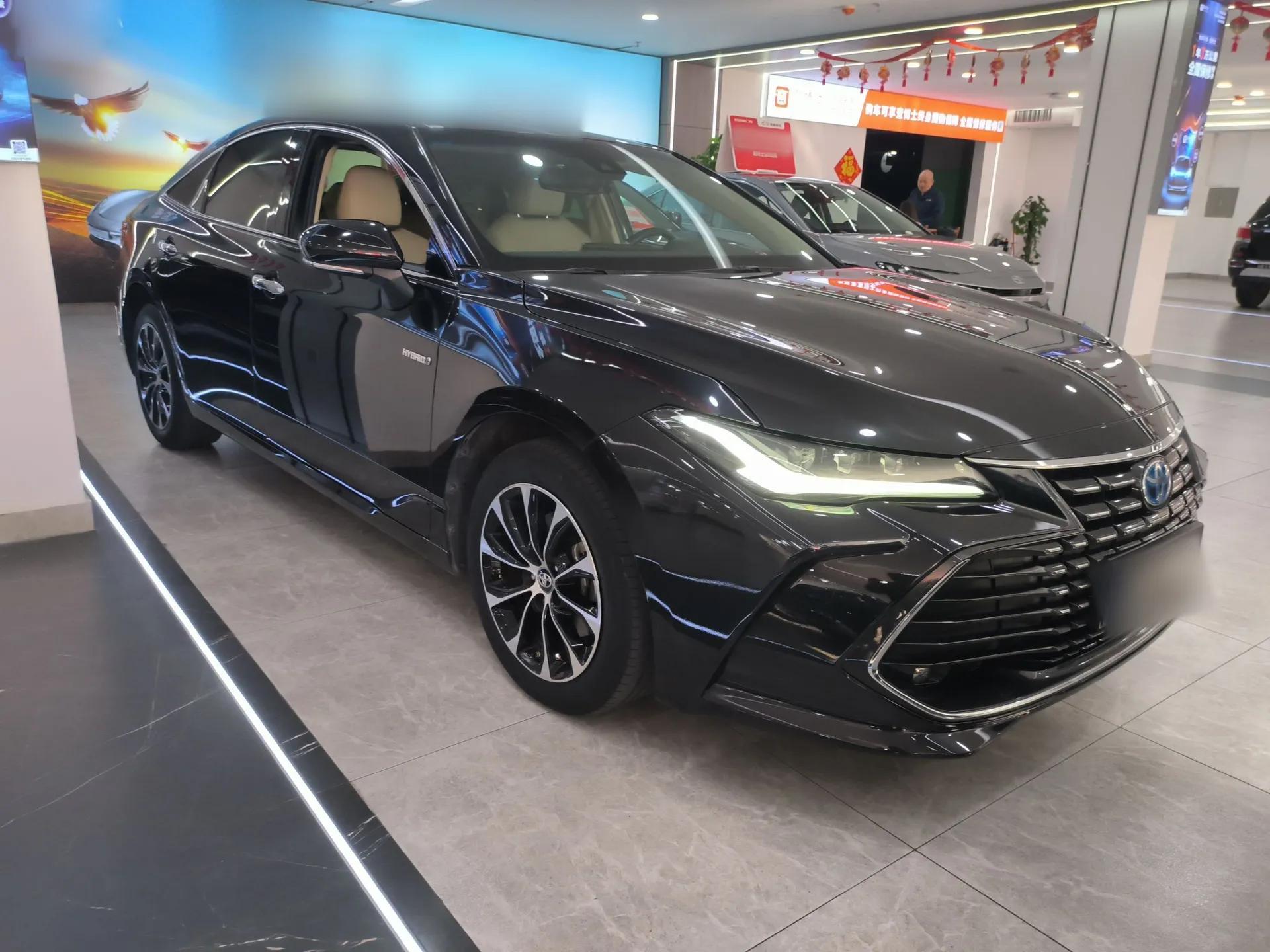 Toyota Avalon 2022 Dual-Engine 2.5L Luxury Edition — миниатюра 3