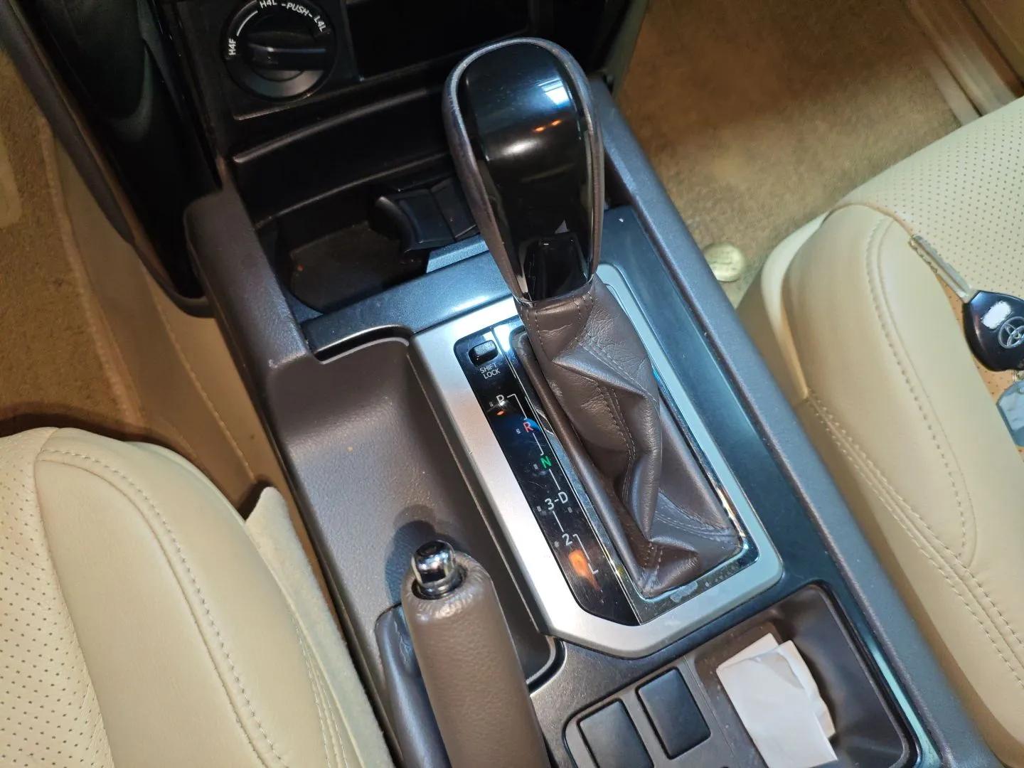 Toyota Prado 2015 2.7L TXL Middle East Version — миниатюра 17