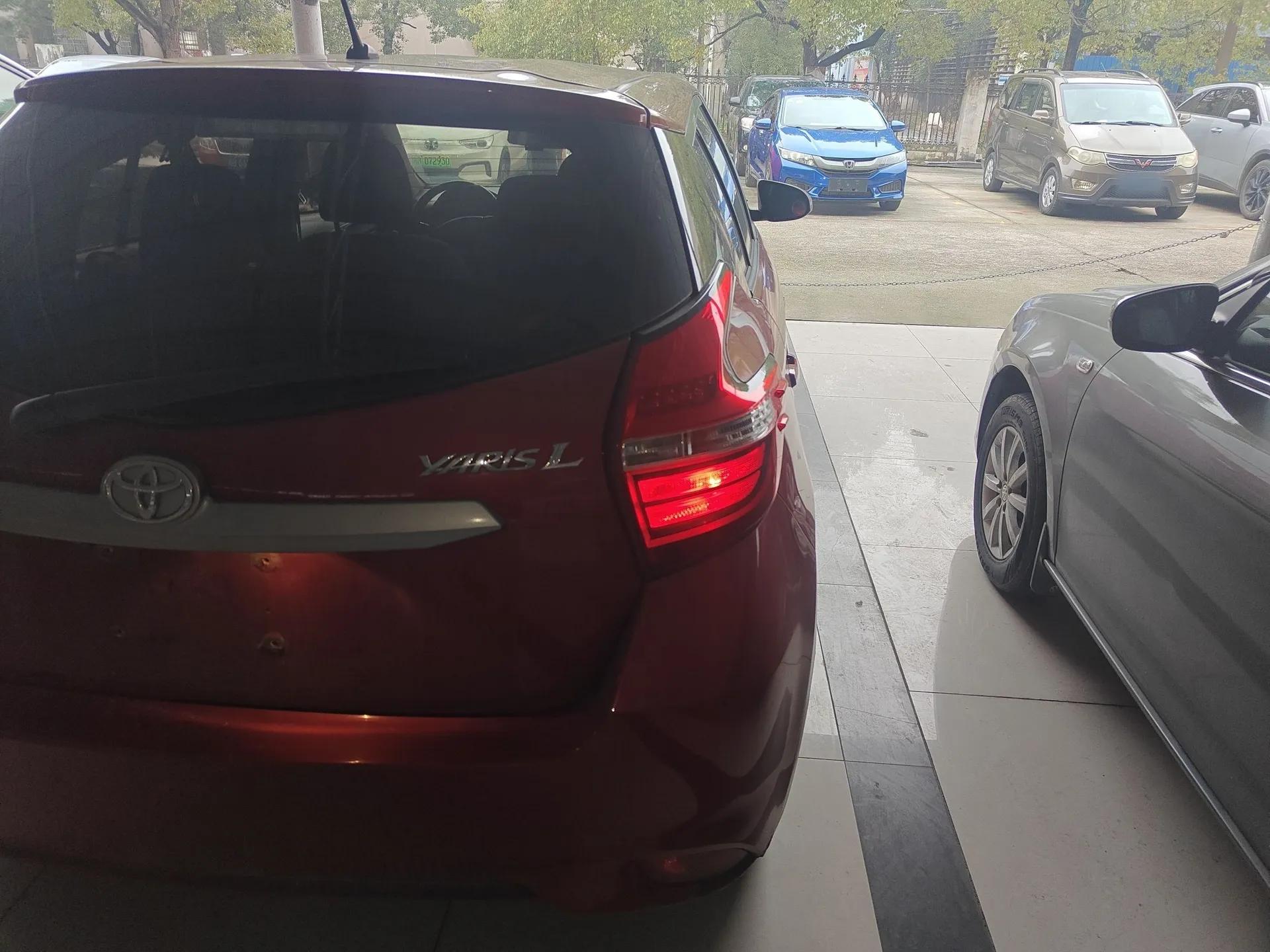 Toyota YARiS L Zhi Xuan 2016 Revised 1.5E CVT Charming Edition — миниатюра 7