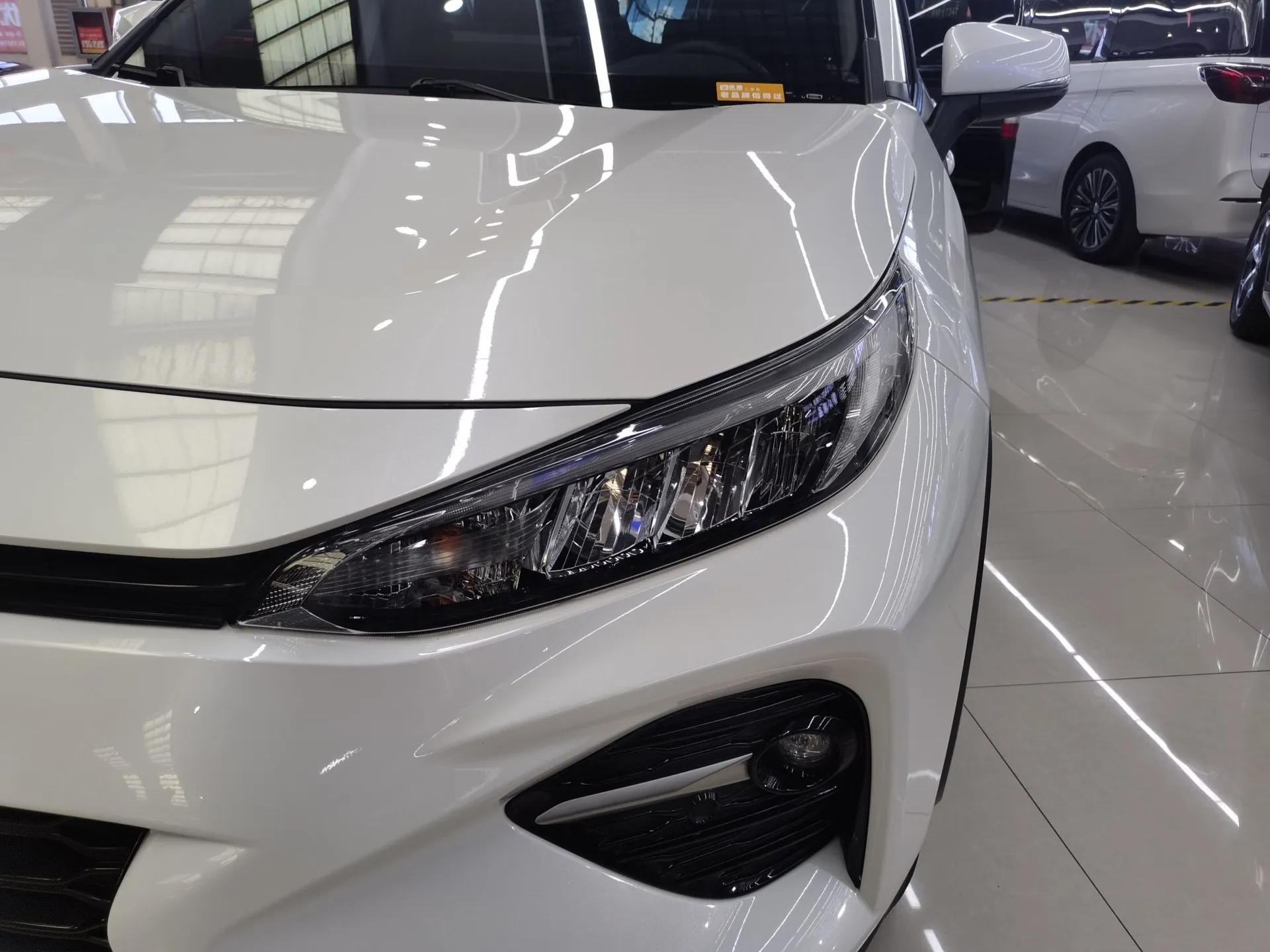Toyota Wildlander 2021 2.0L CVT Two-Wheel Drive Luxury Edition — миниатюра 2