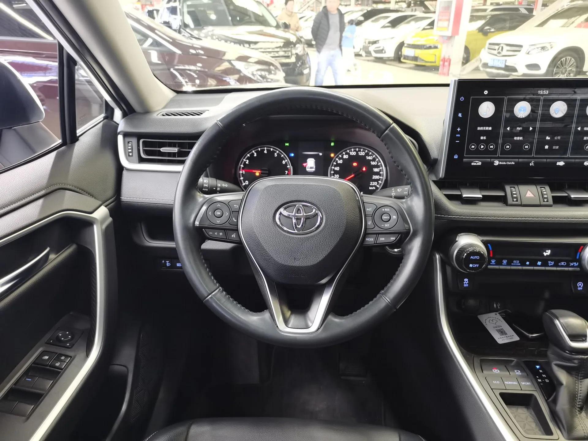 Toyota Wildlander 2021 2.0L CVT Two-Wheel Drive Luxury Edition — миниатюра 15