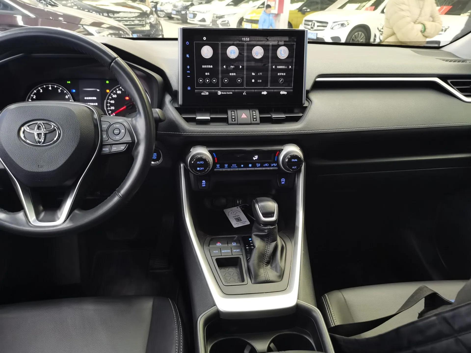 Toyota Wildlander 2021 2.0L CVT Two-Wheel Drive Luxury Edition — миниатюра 17