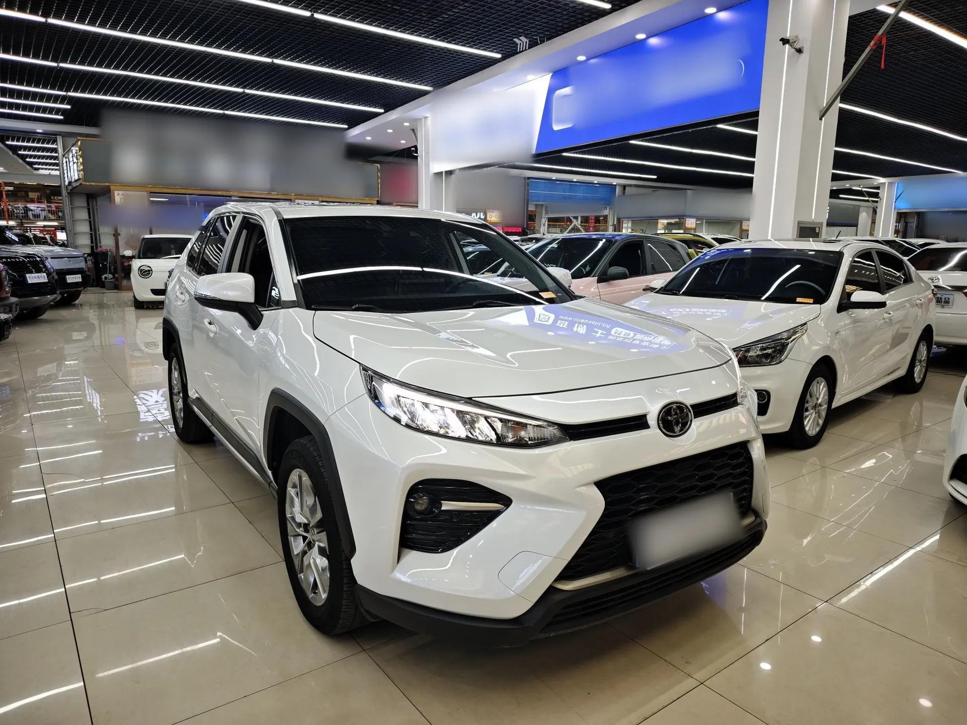 Toyota Wildlander 2021 2.0L CVT Two-Wheel Drive Luxury Edition — миниатюра 6