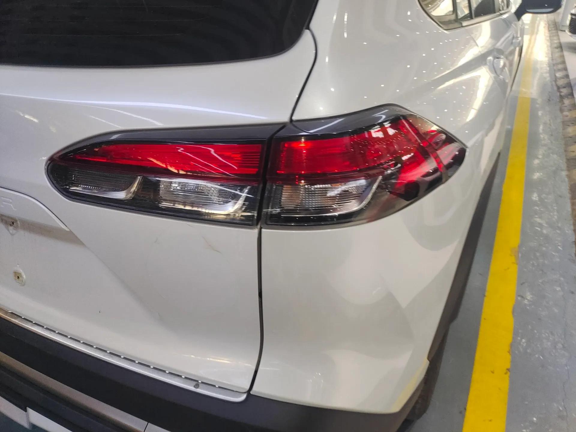 Toyota FRONTLANDER 2022 2.0L CVT Luxury Edition — миниатюра 7