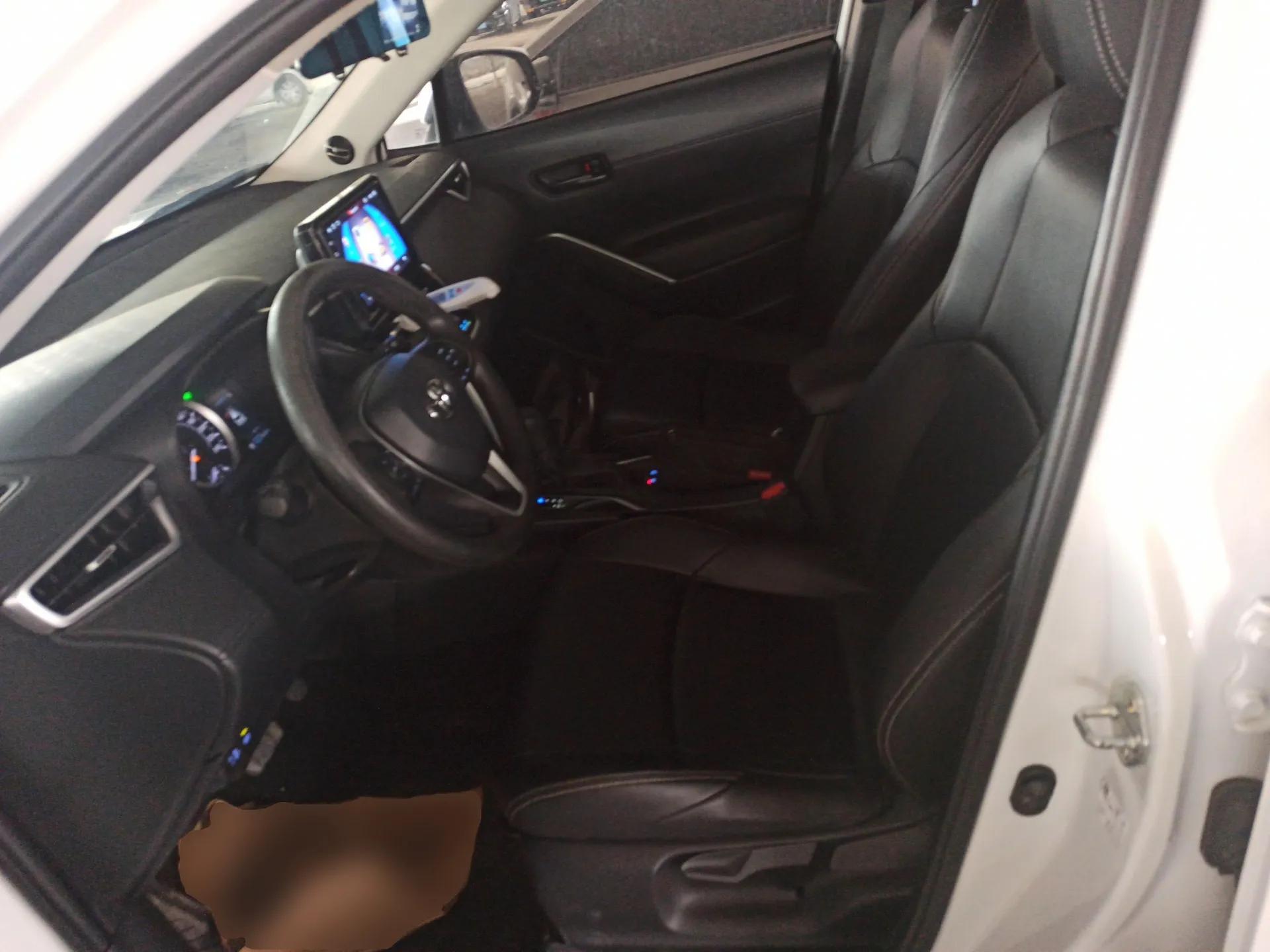 Toyota FRONTLANDER 2022 2.0L CVT Leading Edition — миниатюра 17