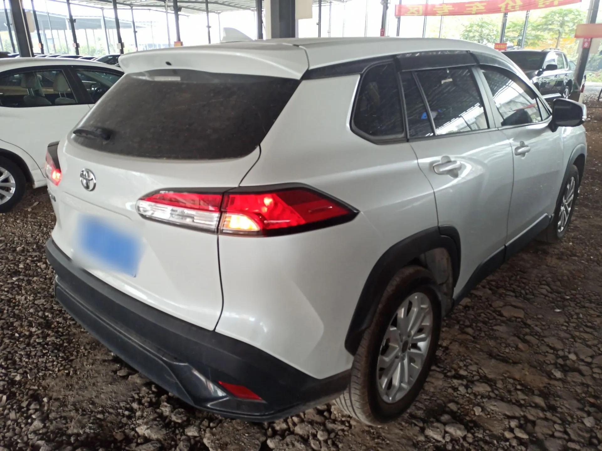 Toyota FRONTLANDER 2022 2.0L CVT Leading Edition — миниатюра 4
