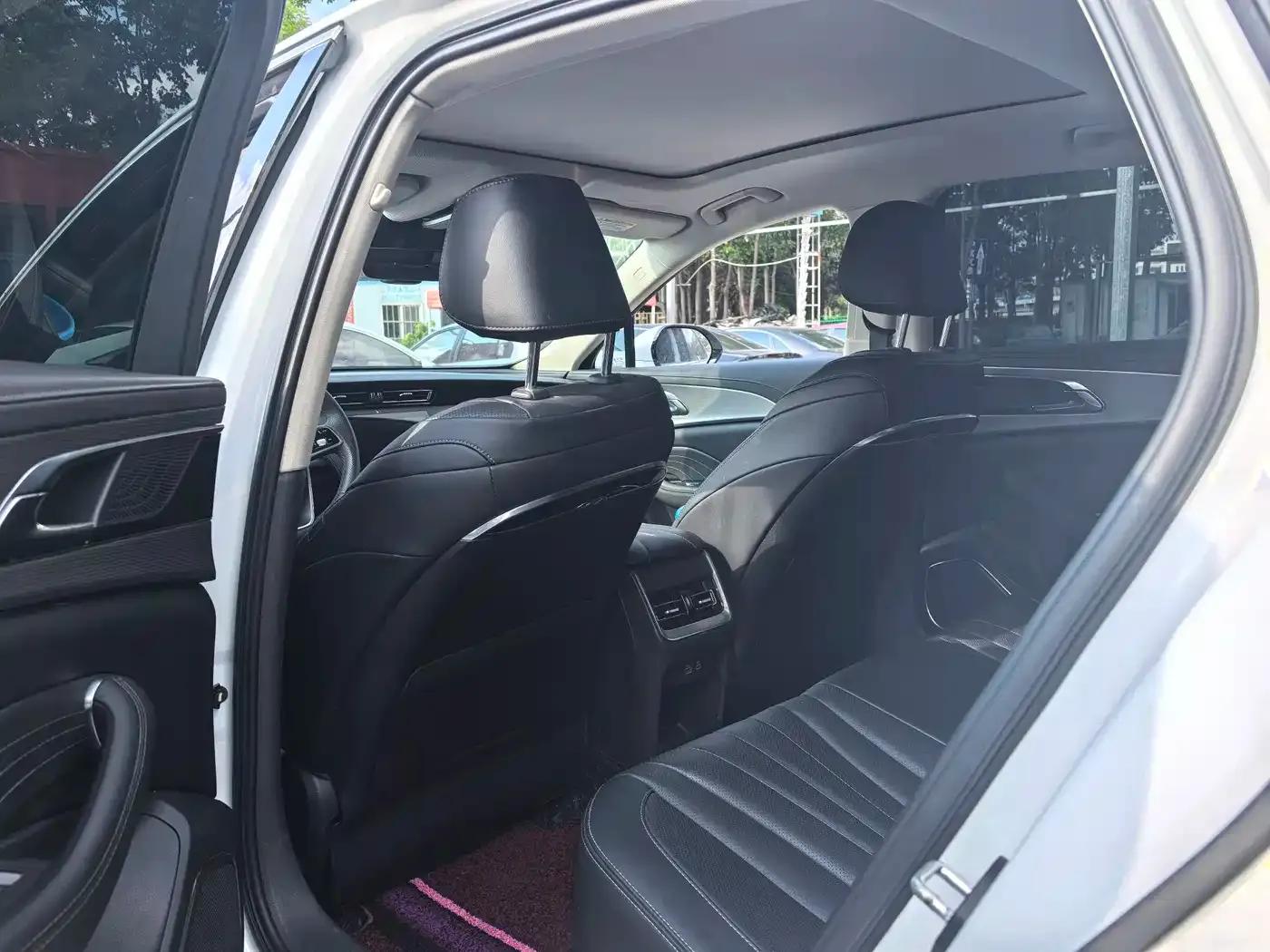 Hongqi H5 2023 1.5T DCT Intelligent Flagship Edition — миниатюра 5