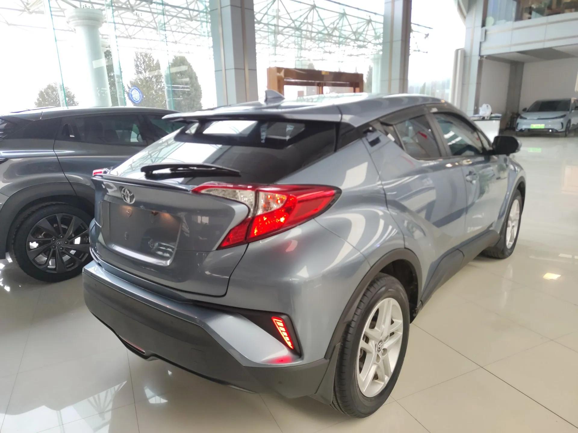 Toyota C-HR 2021 2.0L Comfort Edition — миниатюра 6