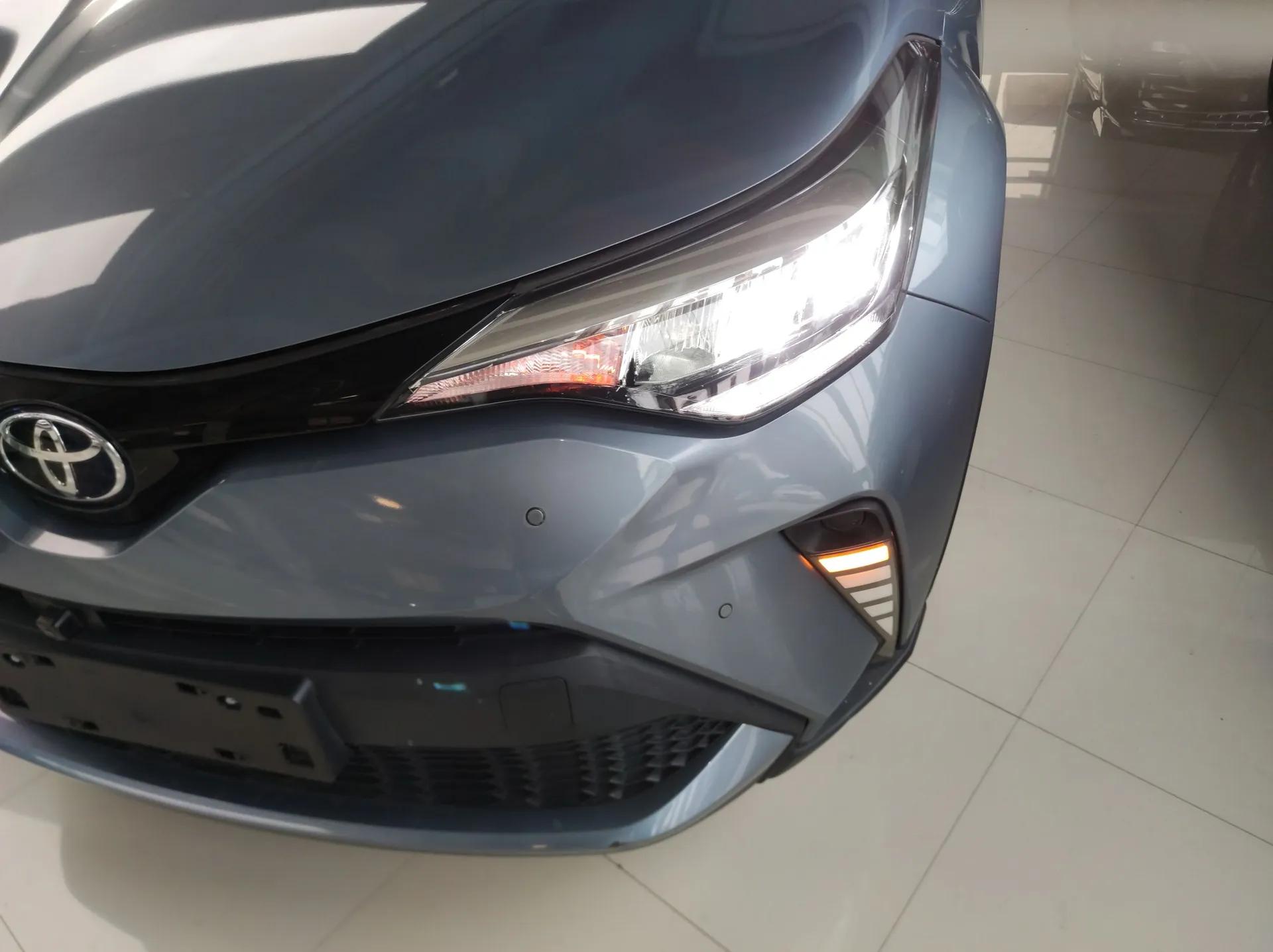 Toyota C-HR 2021 2.0L Comfort Edition — миниатюра 9