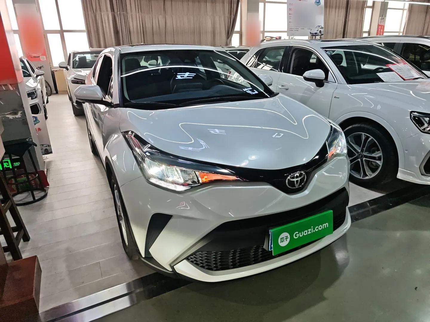 Toyota C-HR 2021 2.0L Comfort Edition — миниатюра 3
