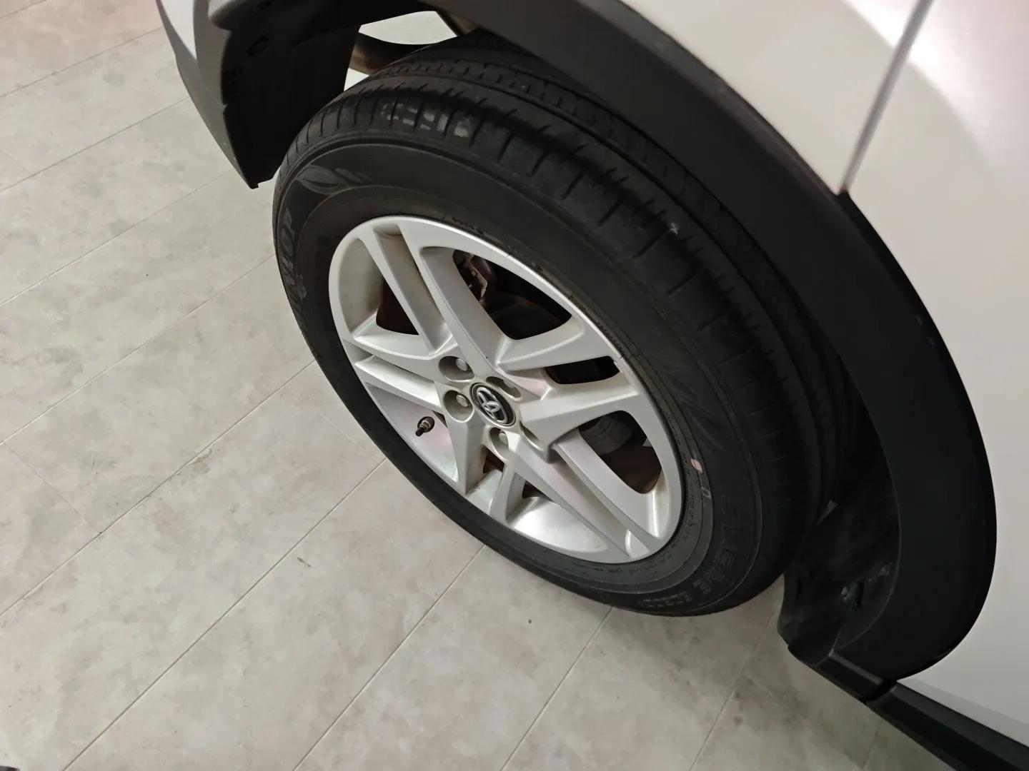Toyota C-HR 2021 2.0L Comfort Edition — миниатюра 10