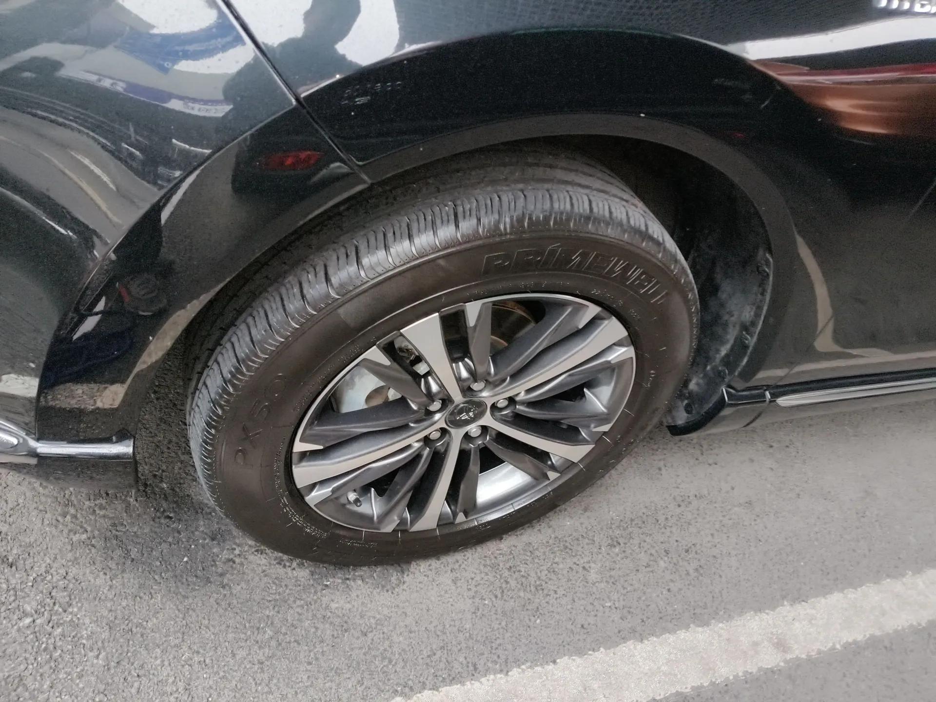 Toyota Venza 2022 Dual-Engine 2.5L CVT Two-Wheel Drive Luxury Edition — миниатюра 3
