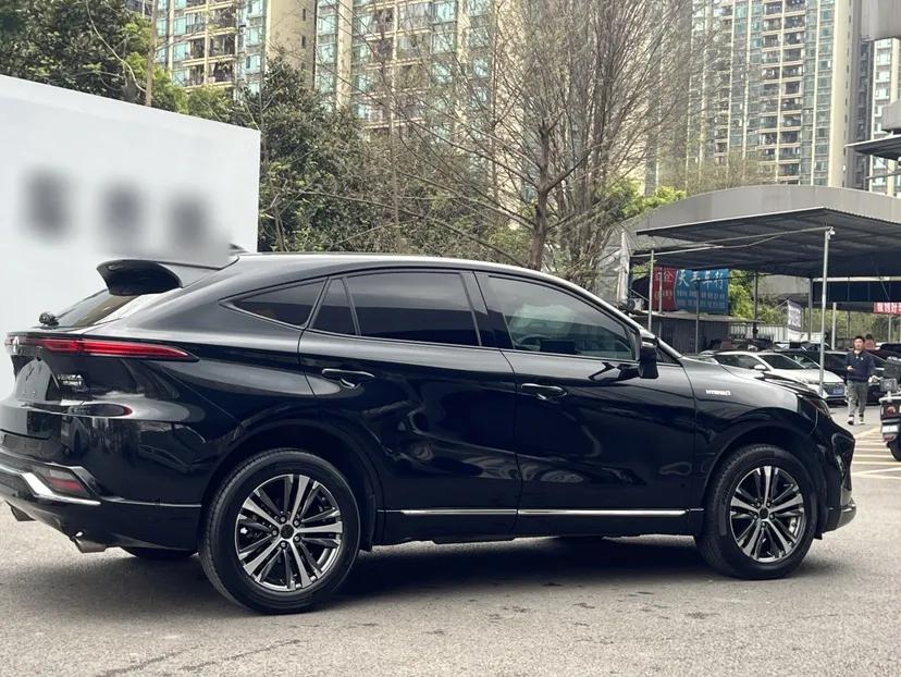 Toyota Venza 2022 Dual-Engine 2.5L CVT Two-Wheel Drive Luxury Edition — миниатюра 5