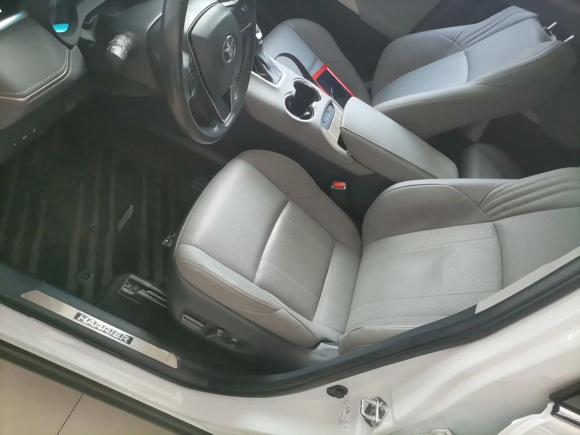 Toyota Harrier 2023 Dual-Engine 2.5L CVT Two-Wheel Drive Luxury Edition — миниатюра 17