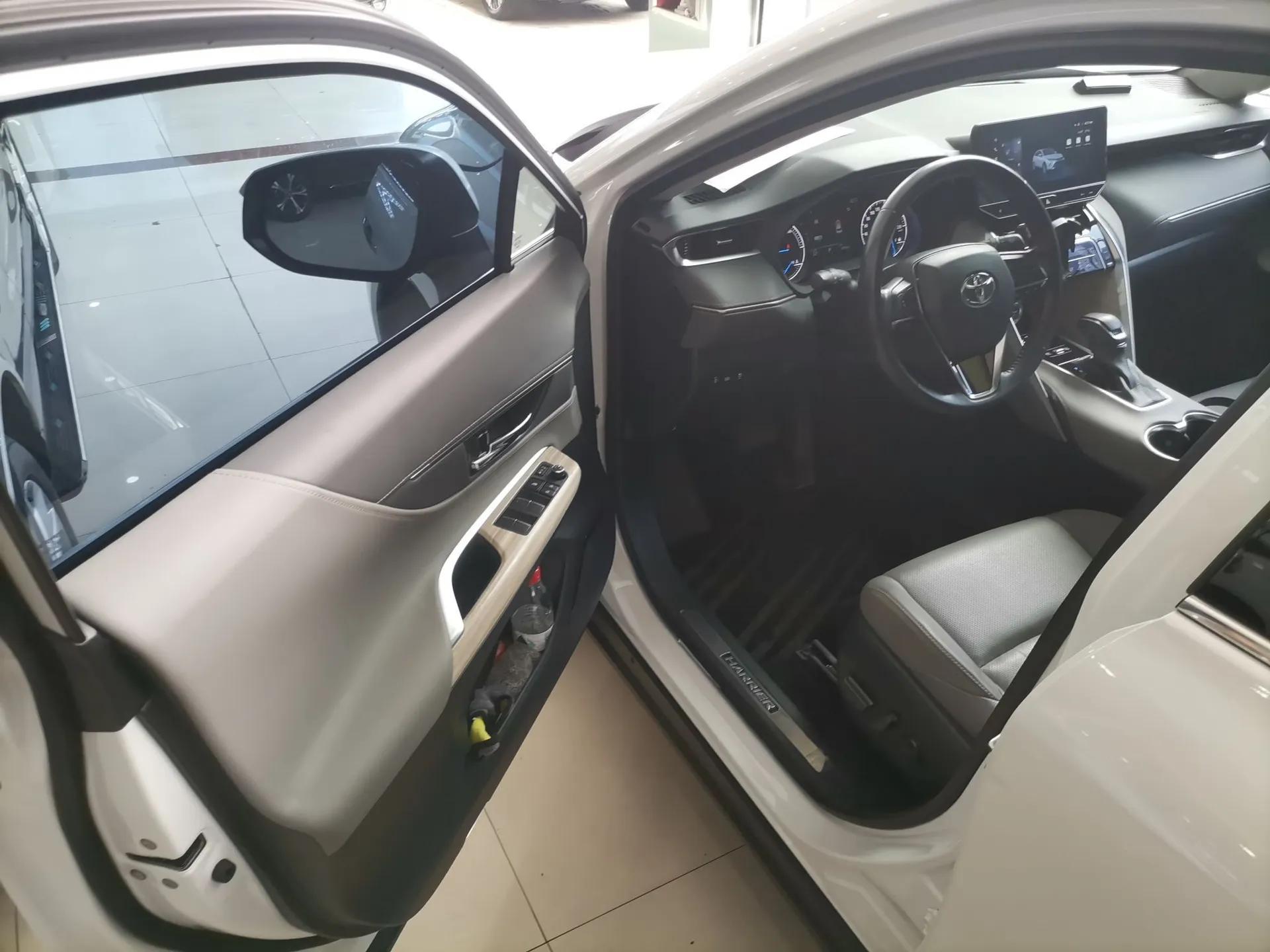 Toyota Harrier 2023 Dual-Engine 2.5L CVT Two-Wheel Drive Luxury Edition — миниатюра 18