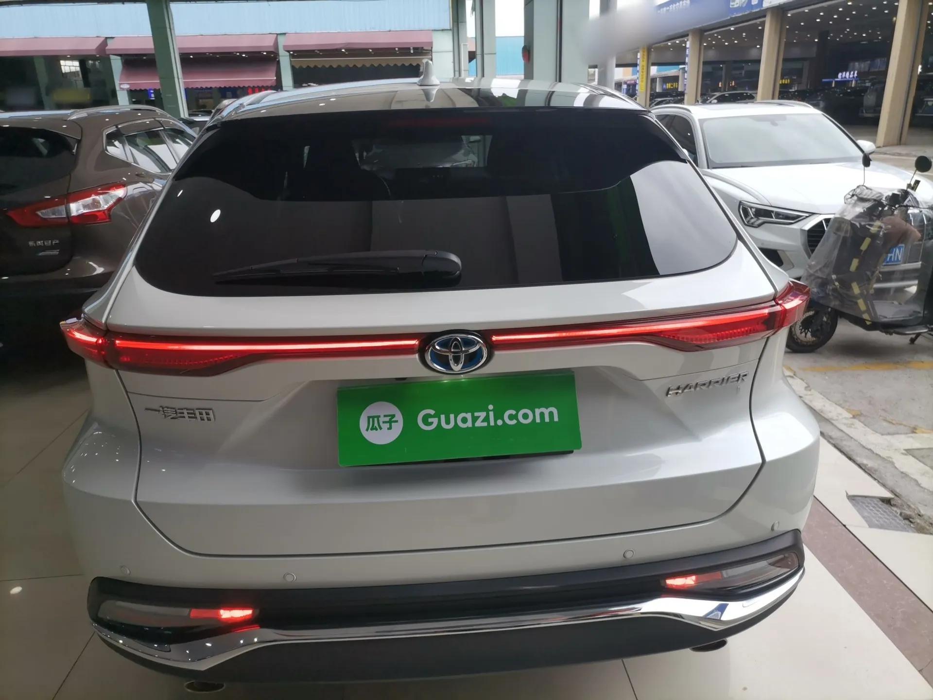 Toyota Harrier 2023 Dual-Engine 2.5L CVT Two-Wheel Drive Luxury Edition — миниатюра 3