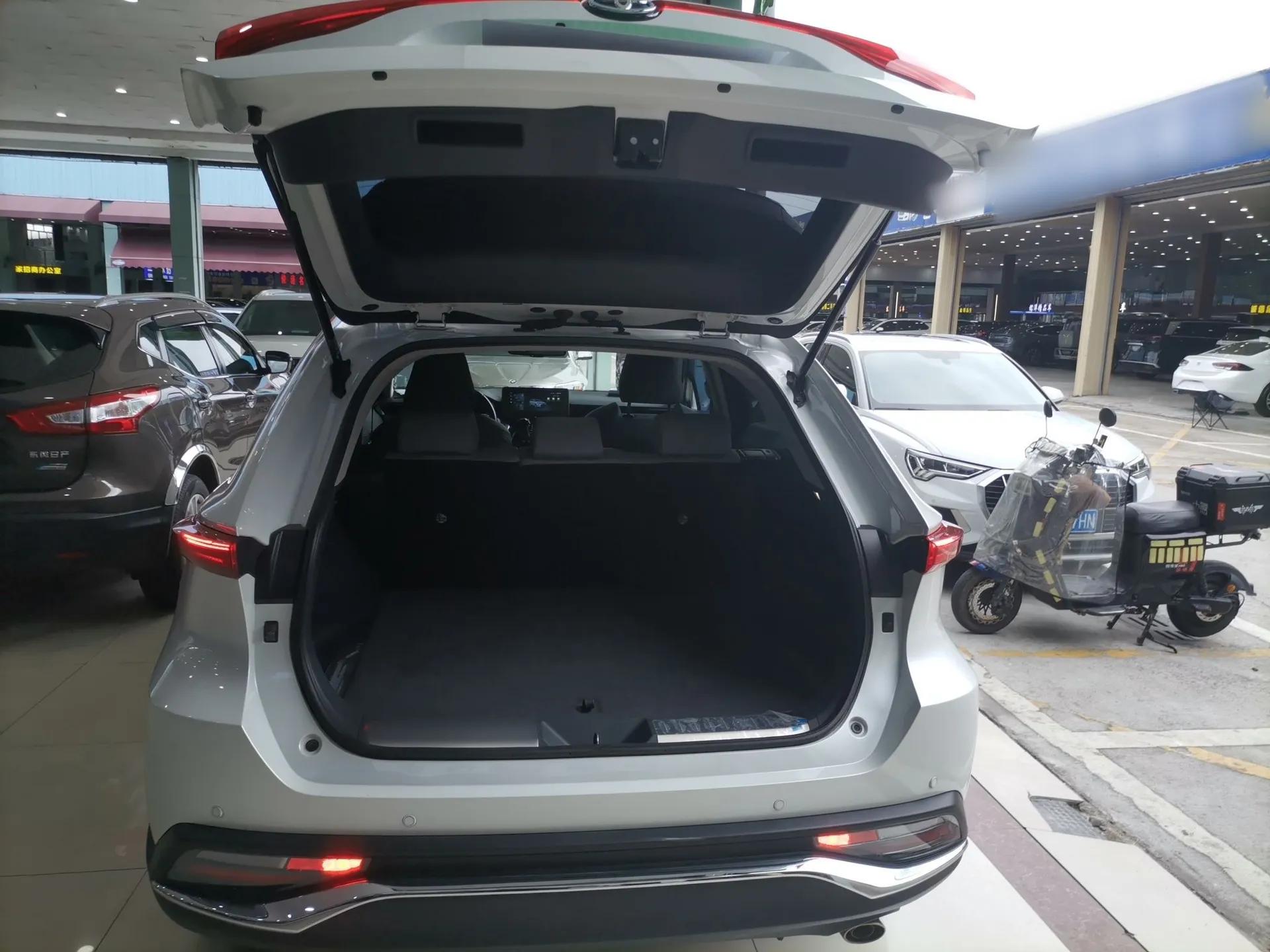 Toyota Harrier 2023 Dual-Engine 2.5L CVT Two-Wheel Drive Luxury Edition — миниатюра 21