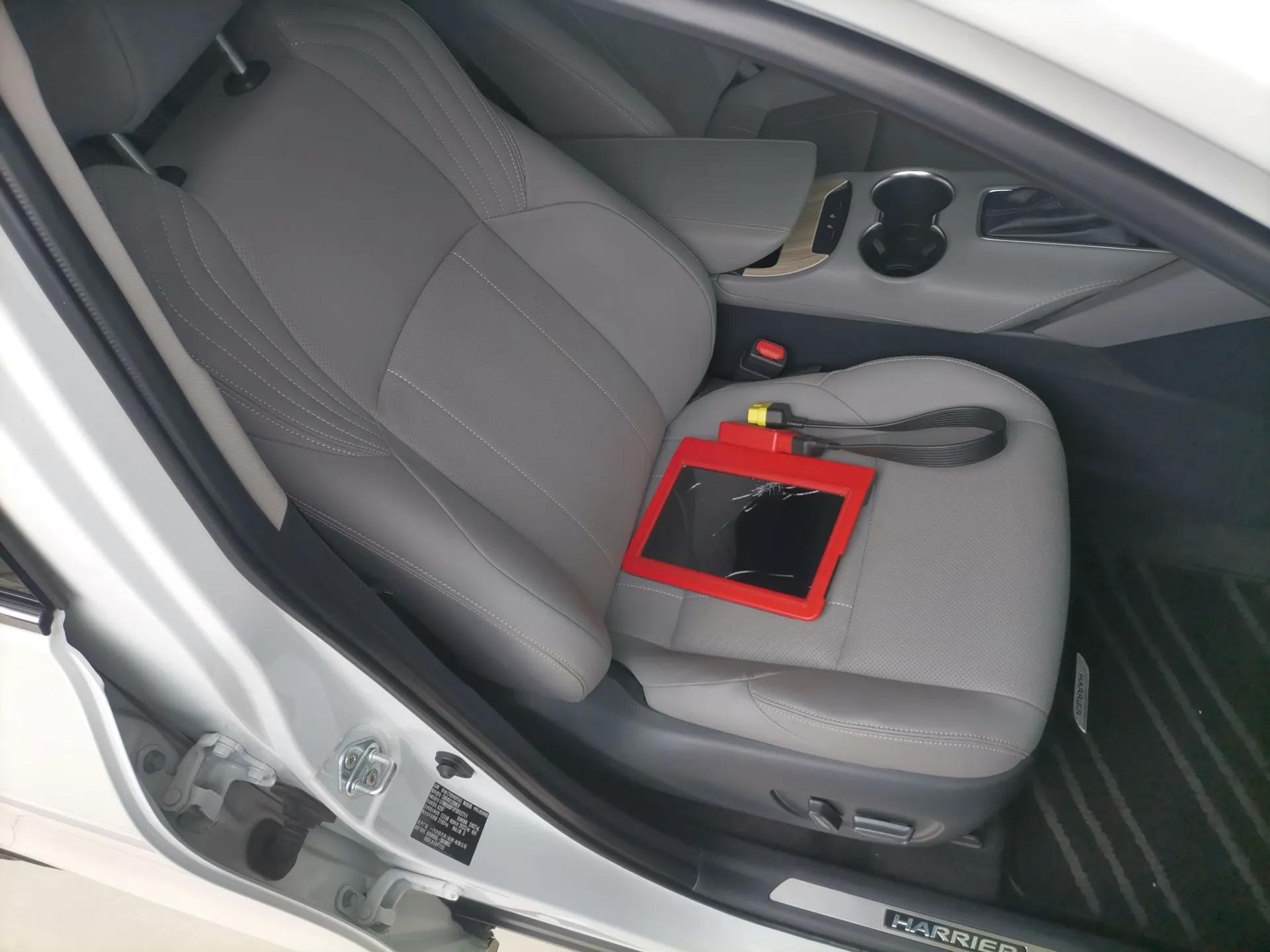 Toyota Harrier 2023 Dual-Engine 2.5L CVT Two-Wheel Drive Luxury Edition — миниатюра 23