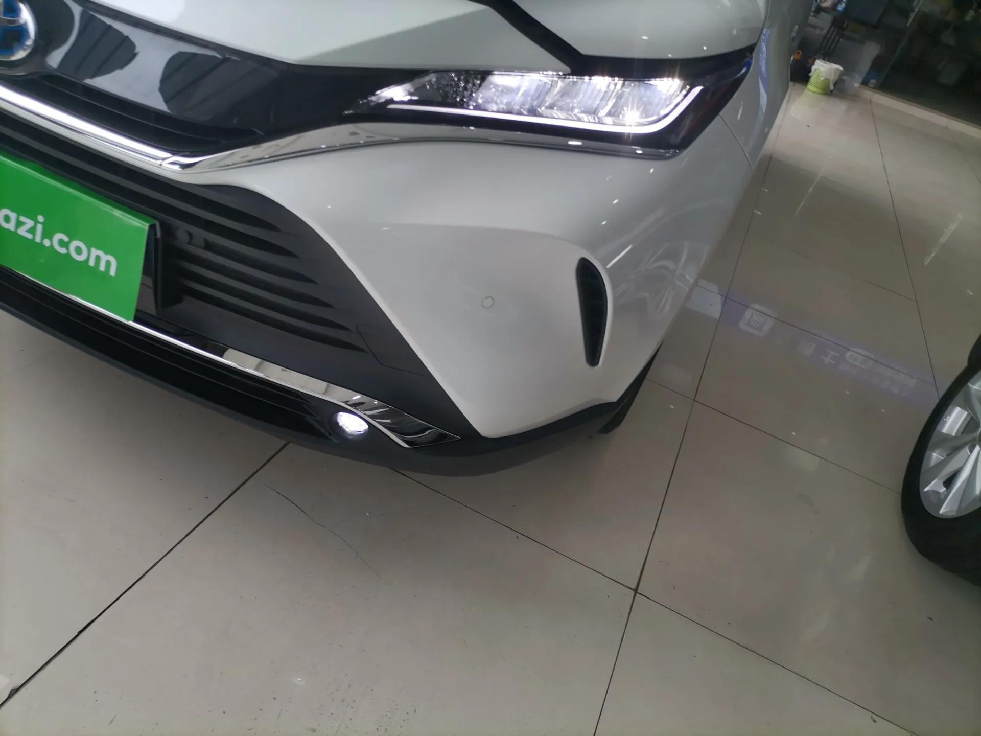 Toyota Harrier 2023 Dual-Engine 2.5L CVT Two-Wheel Drive Luxury Edition — миниатюра 5