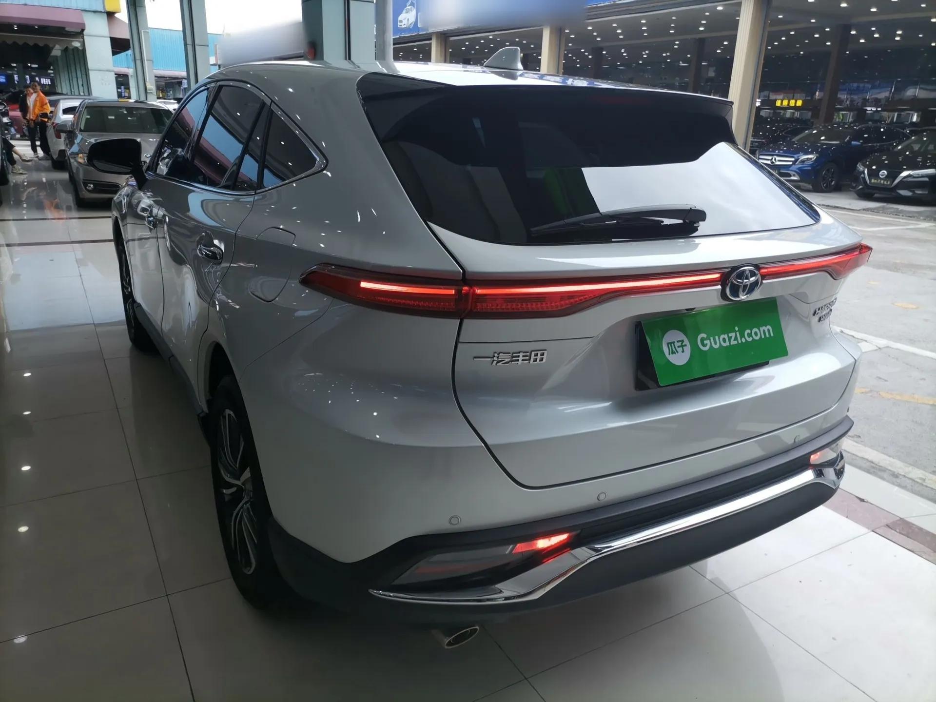 Toyota Harrier 2023 Dual-Engine 2.5L CVT Two-Wheel Drive Luxury Edition — миниатюра 7