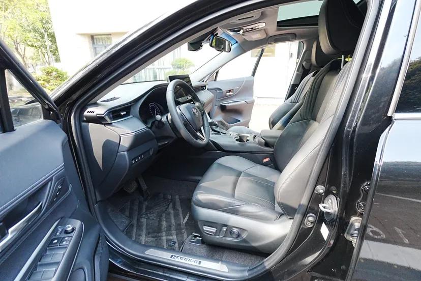 Toyota Harrier 2022 2.0L CVT Two-Wheel Drive Deluxe Edition — миниатюра 13
