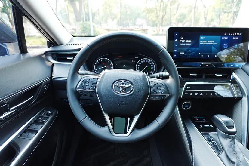 Toyota Harrier 2022 2.0L CVT Two-Wheel Drive Deluxe Edition — миниатюра 17