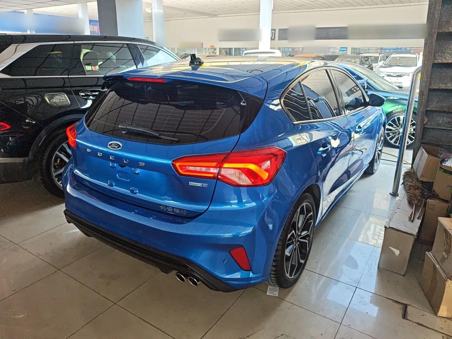 Ford Focus 2021 Hatchback EcoBoost 180 Automatic ST Line — миниатюра 6