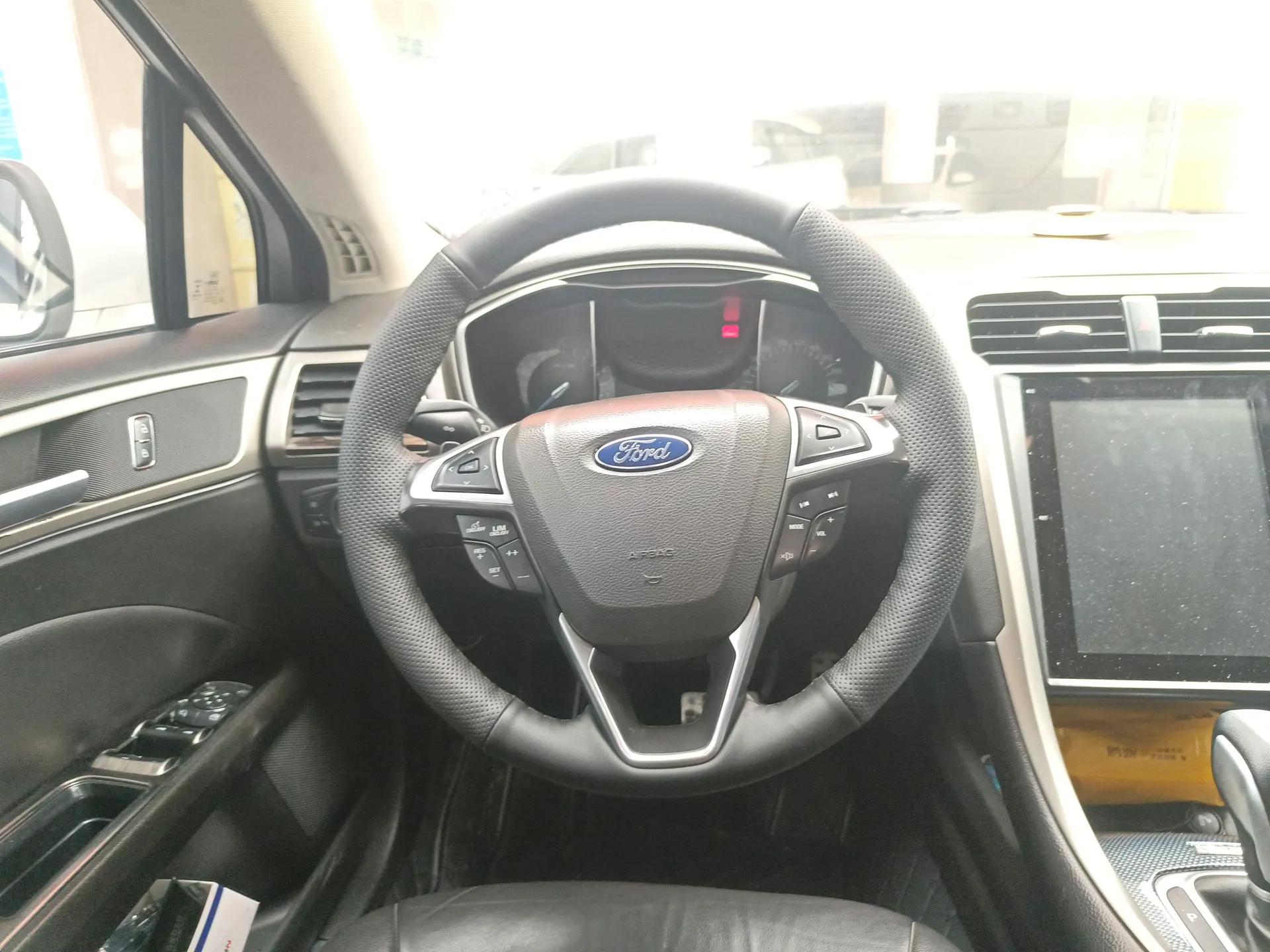 Ford Mondeo 2013 2.0L GTDi 200 Fashion Edition — миниатюра 13