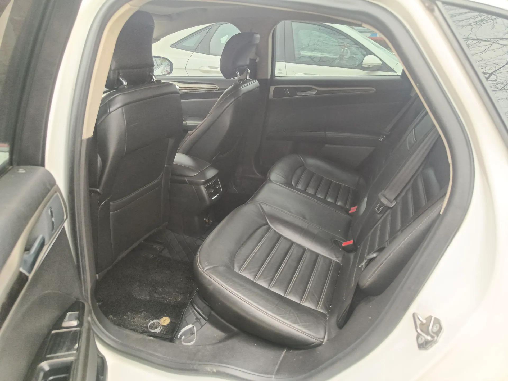 Ford Mondeo 2013 2.0L GTDi 200 Fashion Edition — миниатюра 19
