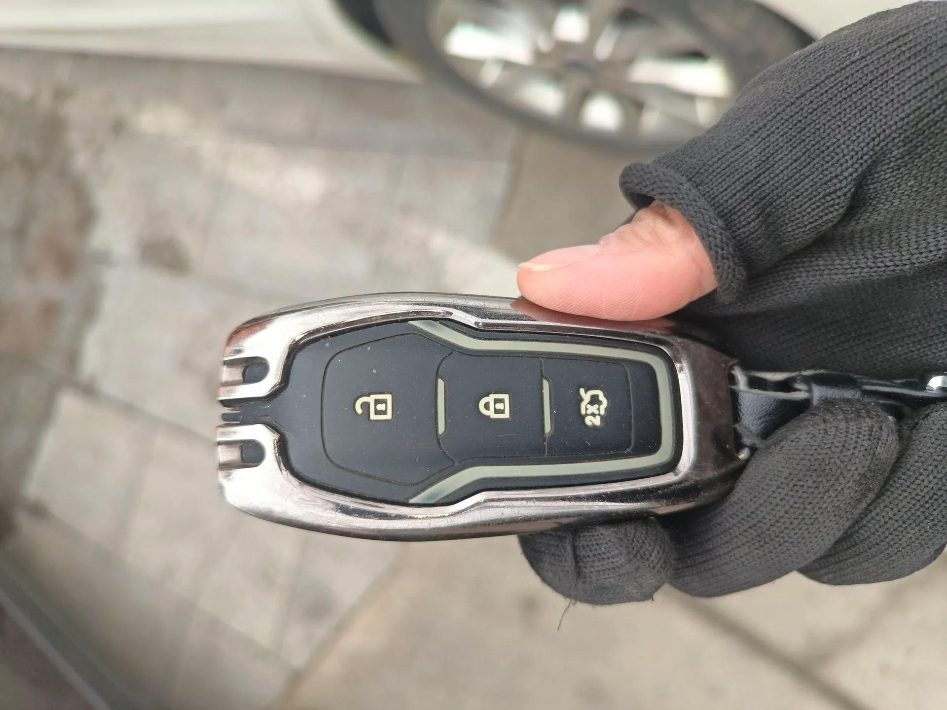 Ford Mondeo 2013 2.0L GTDi 200 Fashion Edition — миниатюра 22