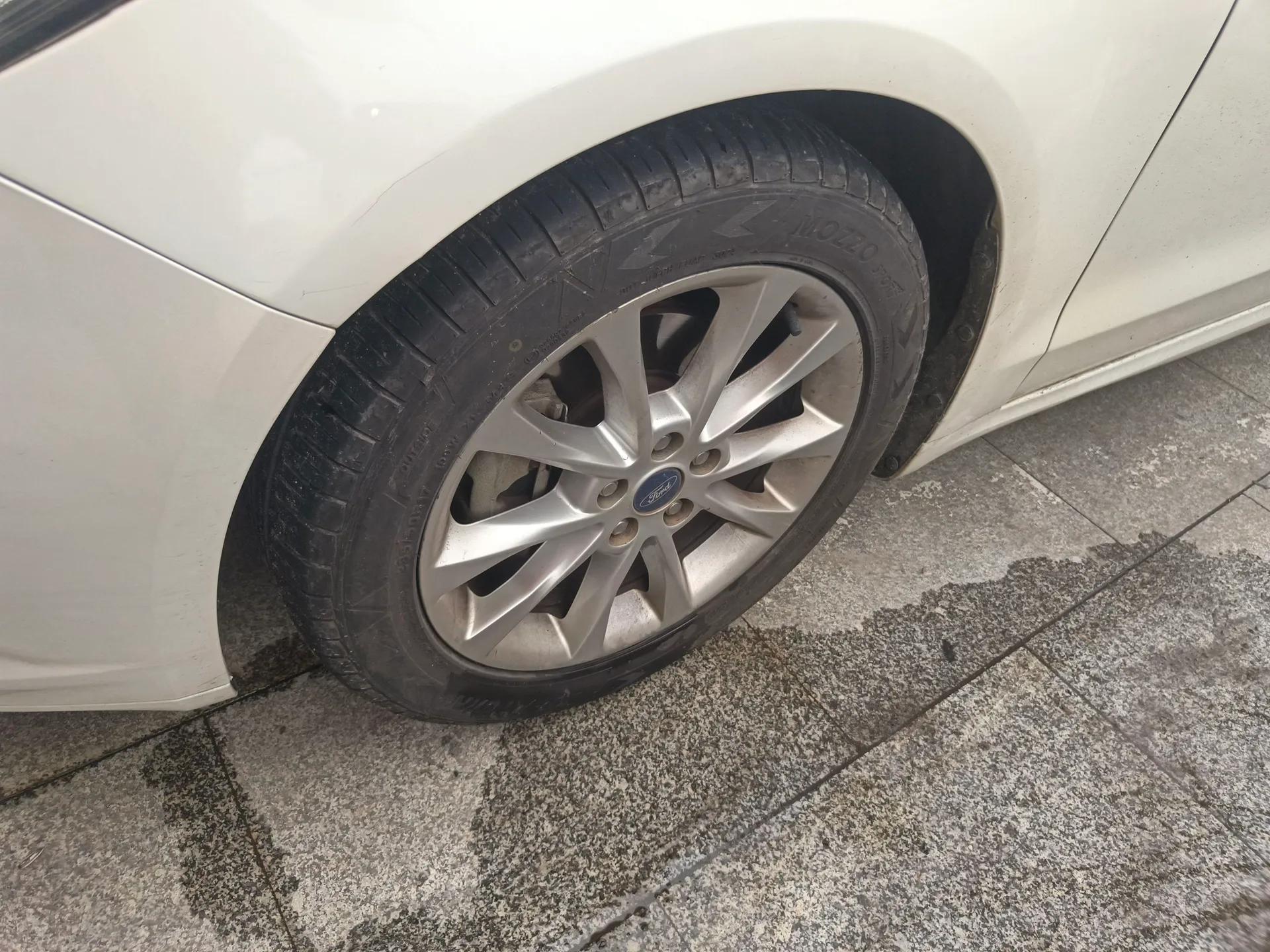 Ford Mondeo 2013 2.0L GTDi 200 Fashion Edition — миниатюра 4
