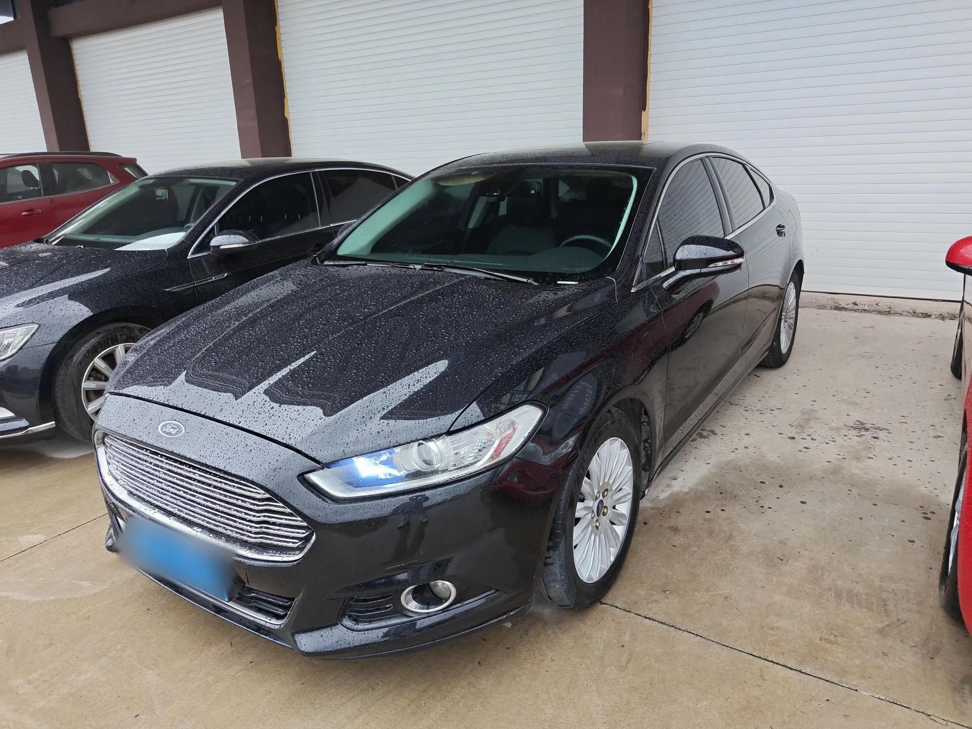 Ford Mondeo 2013 2.0L GTDi 200 Fashion Edition — миниатюра 1