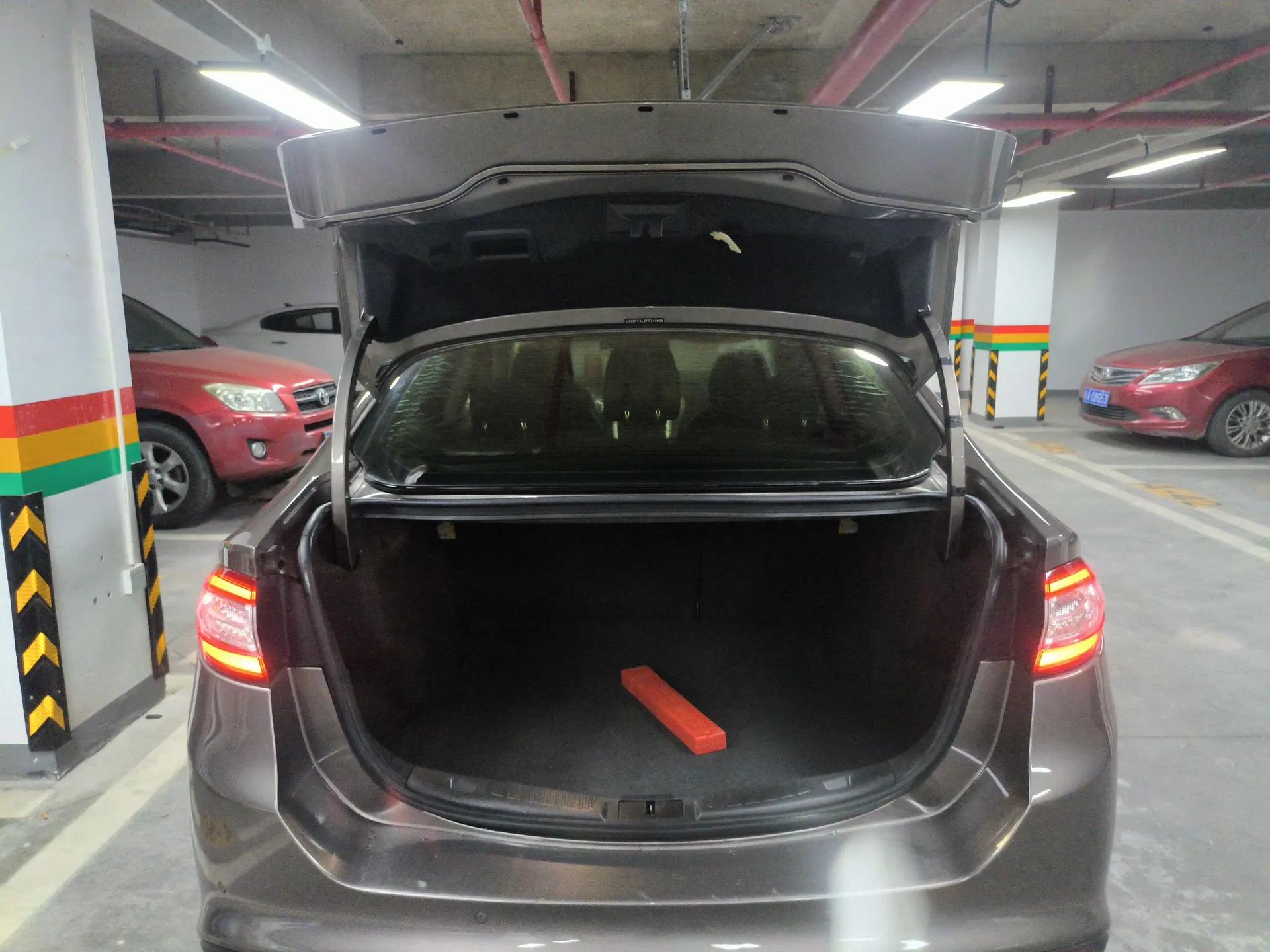 Ford Mondeo 2013 1.5L GTDi180 Fashion Edition — миниатюра 22