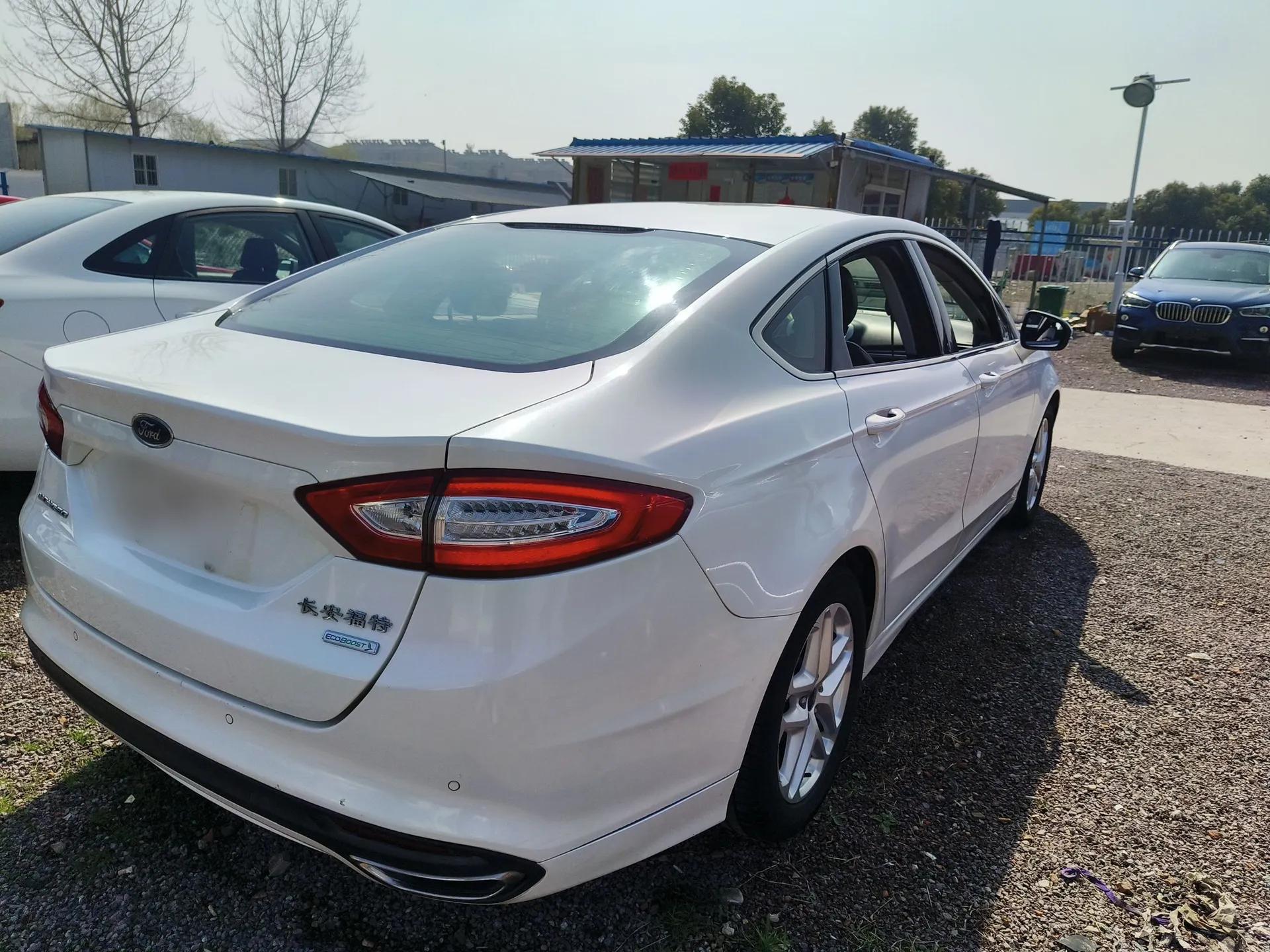 Ford Mondeo 2013 1.5L GTDi180 Fashion Edition — миниатюра 4