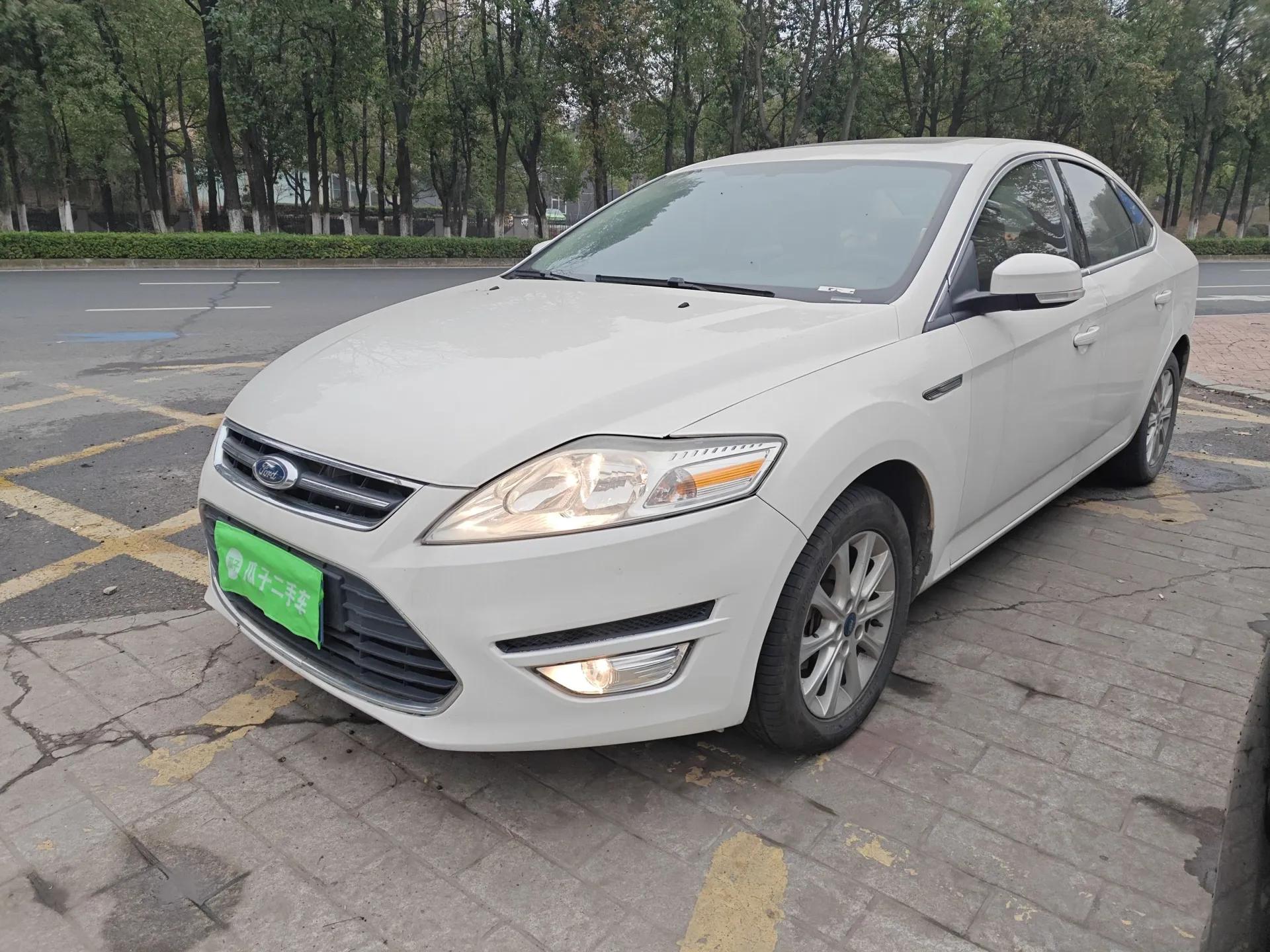 Ford Mondeo 2013 2.3L Fashion Edition — миниатюра 1
