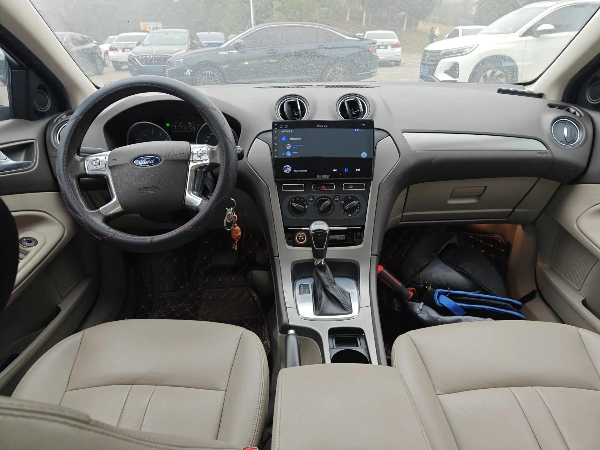 Ford Mondeo 2013 2.3L Fashion Edition — миниатюра 12