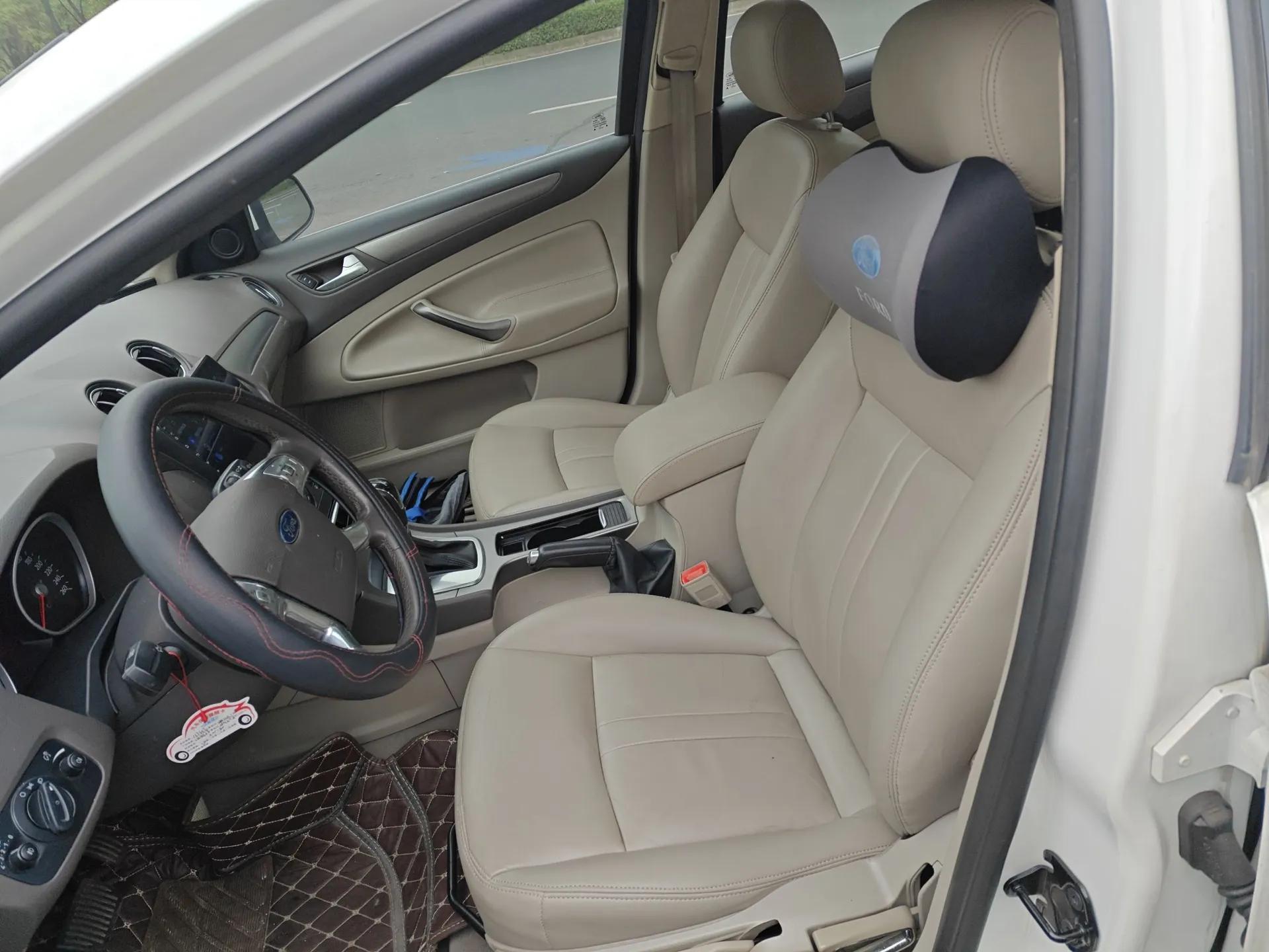 Ford Mondeo 2013 2.3L Fashion Edition — миниатюра 17
