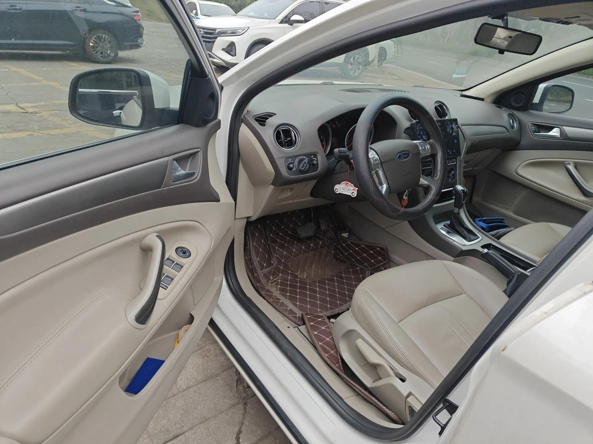 Ford Mondeo 2013 2.3L Fashion Edition — миниатюра 18