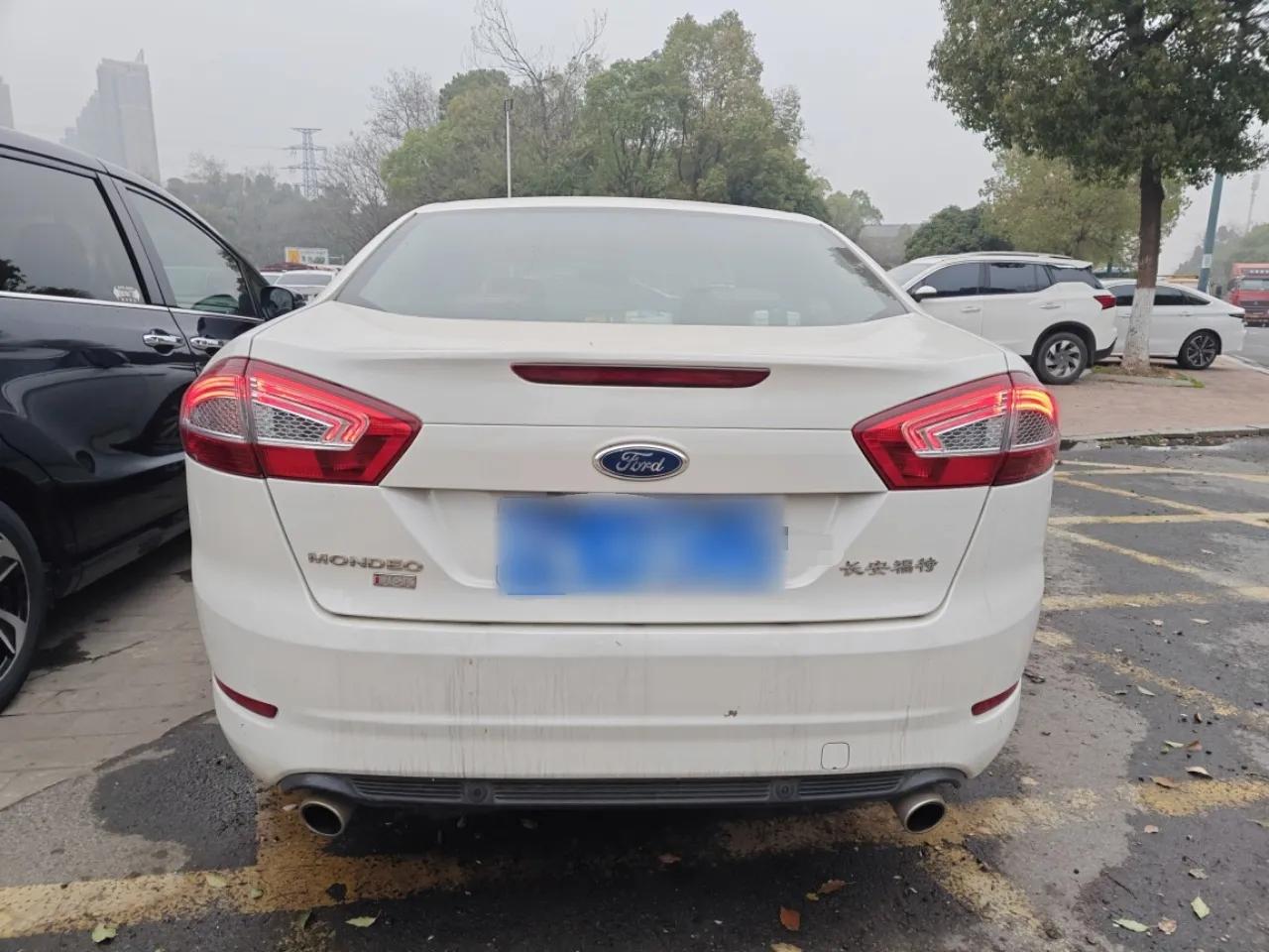 Ford Mondeo 2013 2.3L Fashion Edition — миниатюра 3