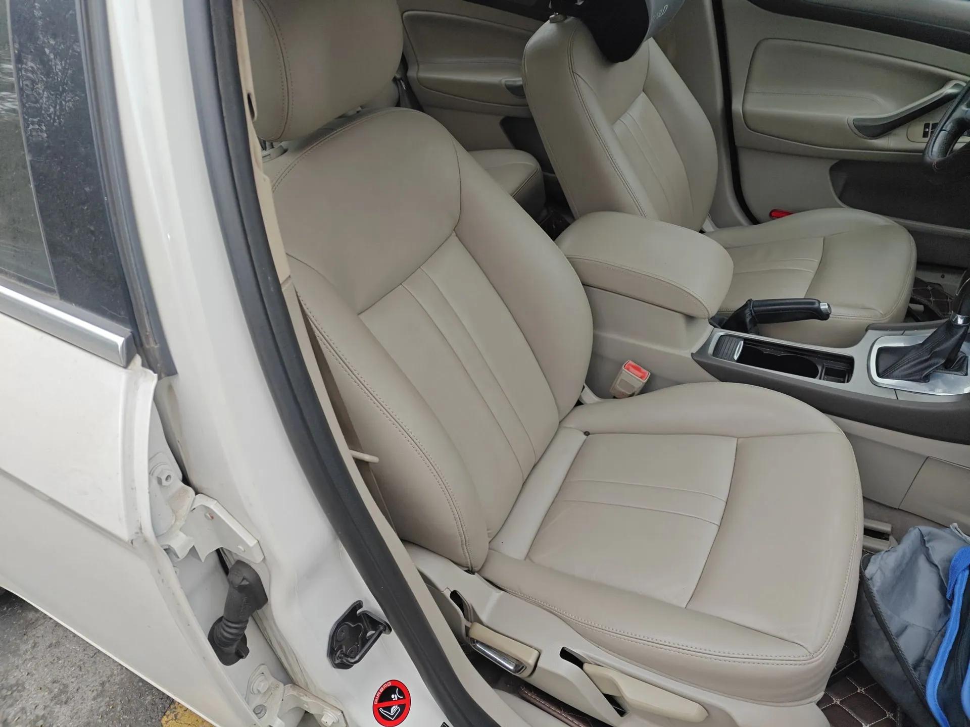 Ford Mondeo 2013 2.3L Fashion Edition — миниатюра 23