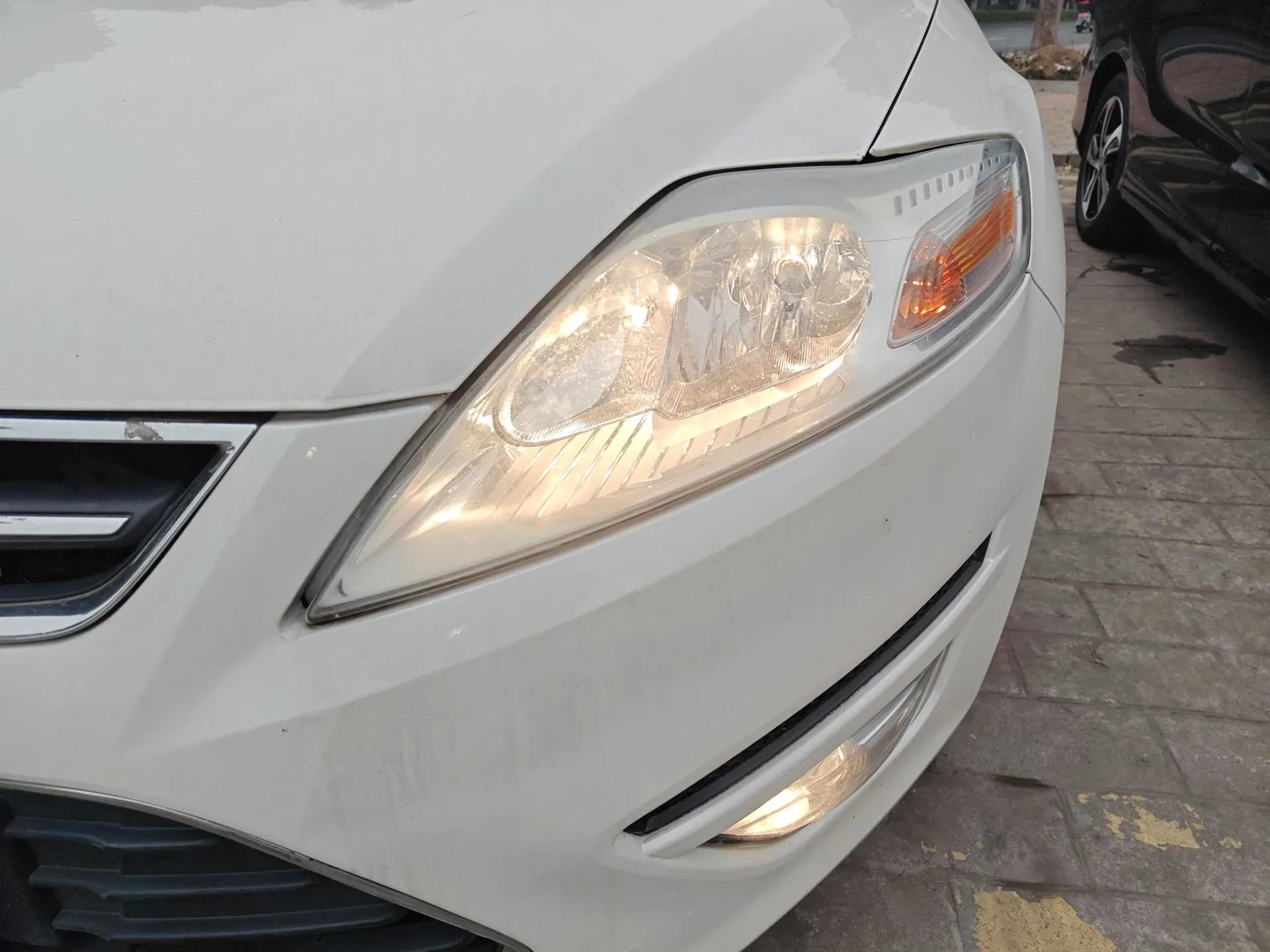 Ford Mondeo 2013 2.3L Fashion Edition — миниатюра 5