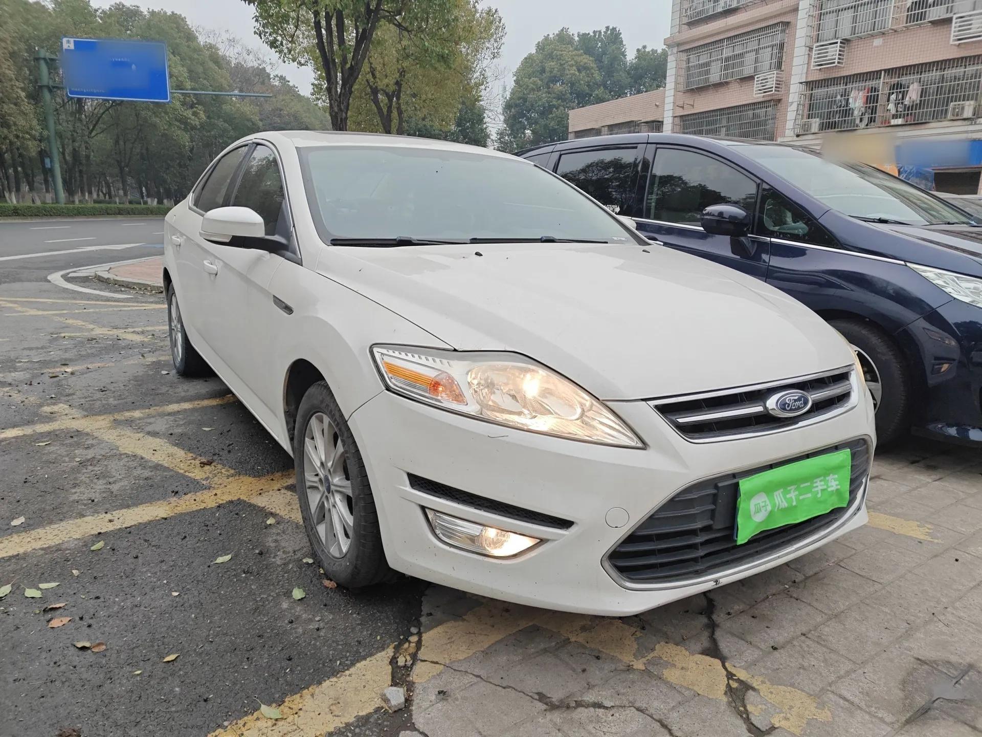 Ford Mondeo 2013 2.3L Fashion Edition — миниатюра 6