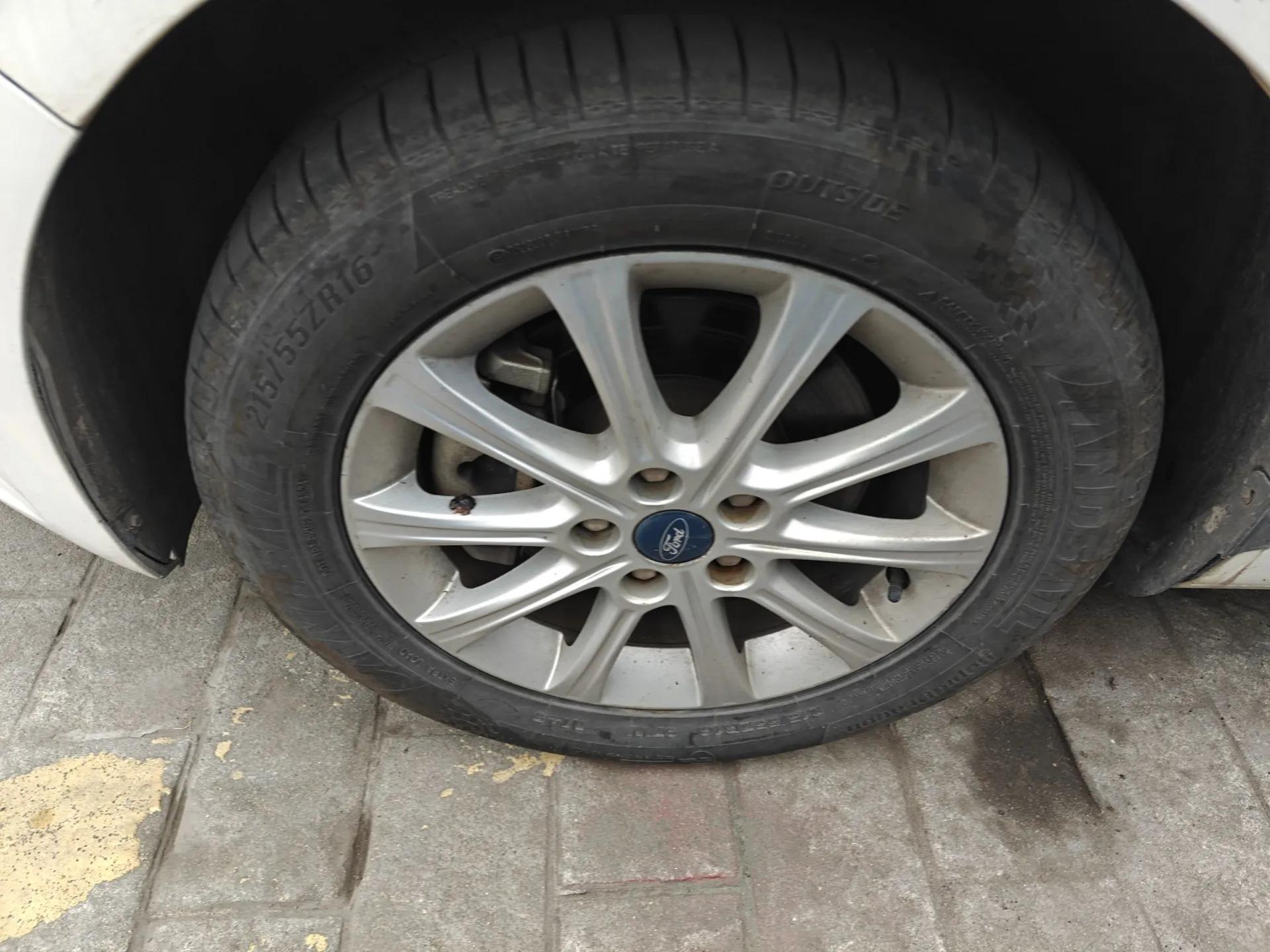 Ford Mondeo 2013 2.3L Fashion Edition — миниатюра 9
