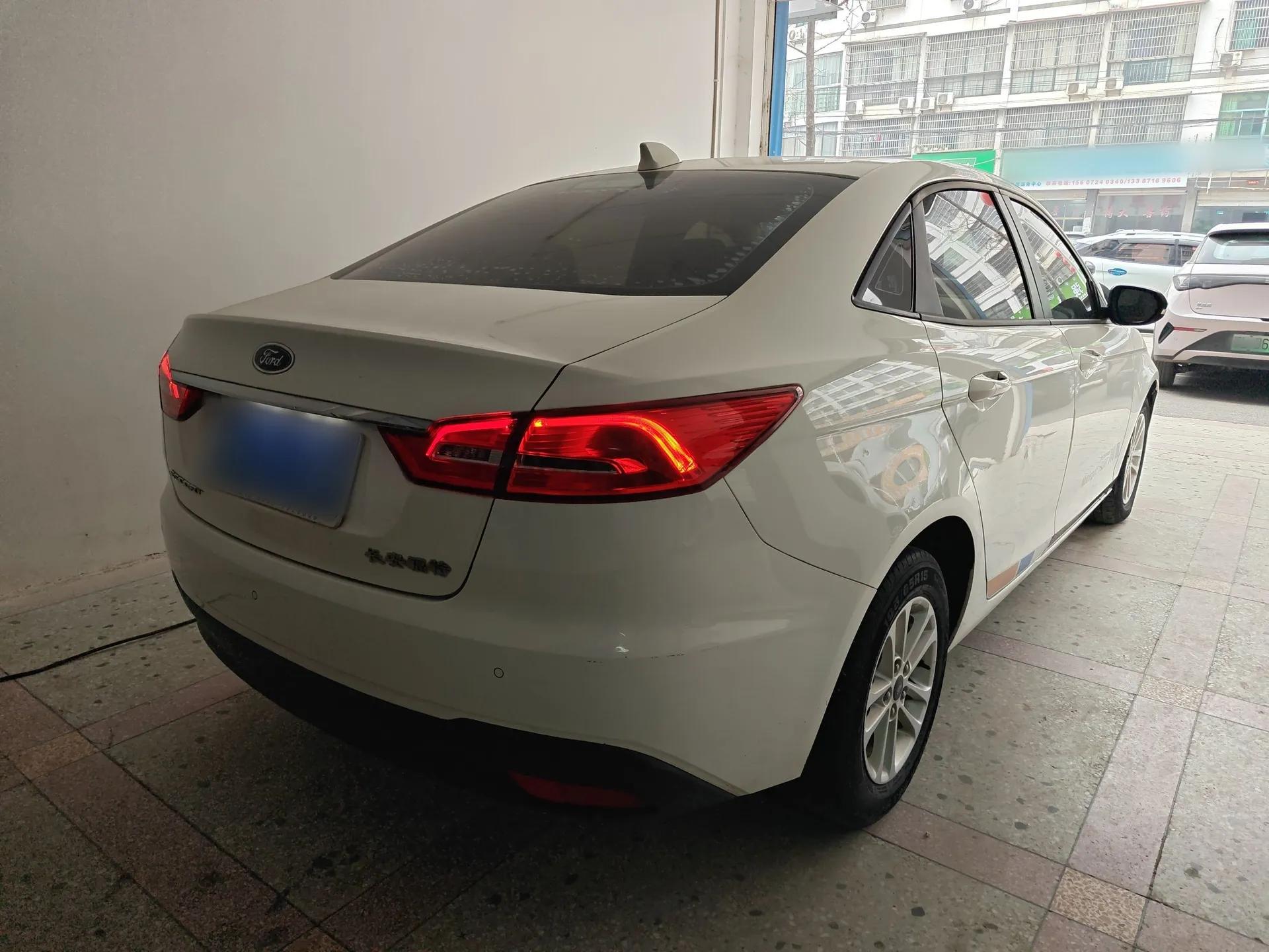 Ford Escort 2019 Revised 1.5L Automatic ZhiXiang Version (Tire Pressure Monitoring) China VI Standard — миниатюра 6