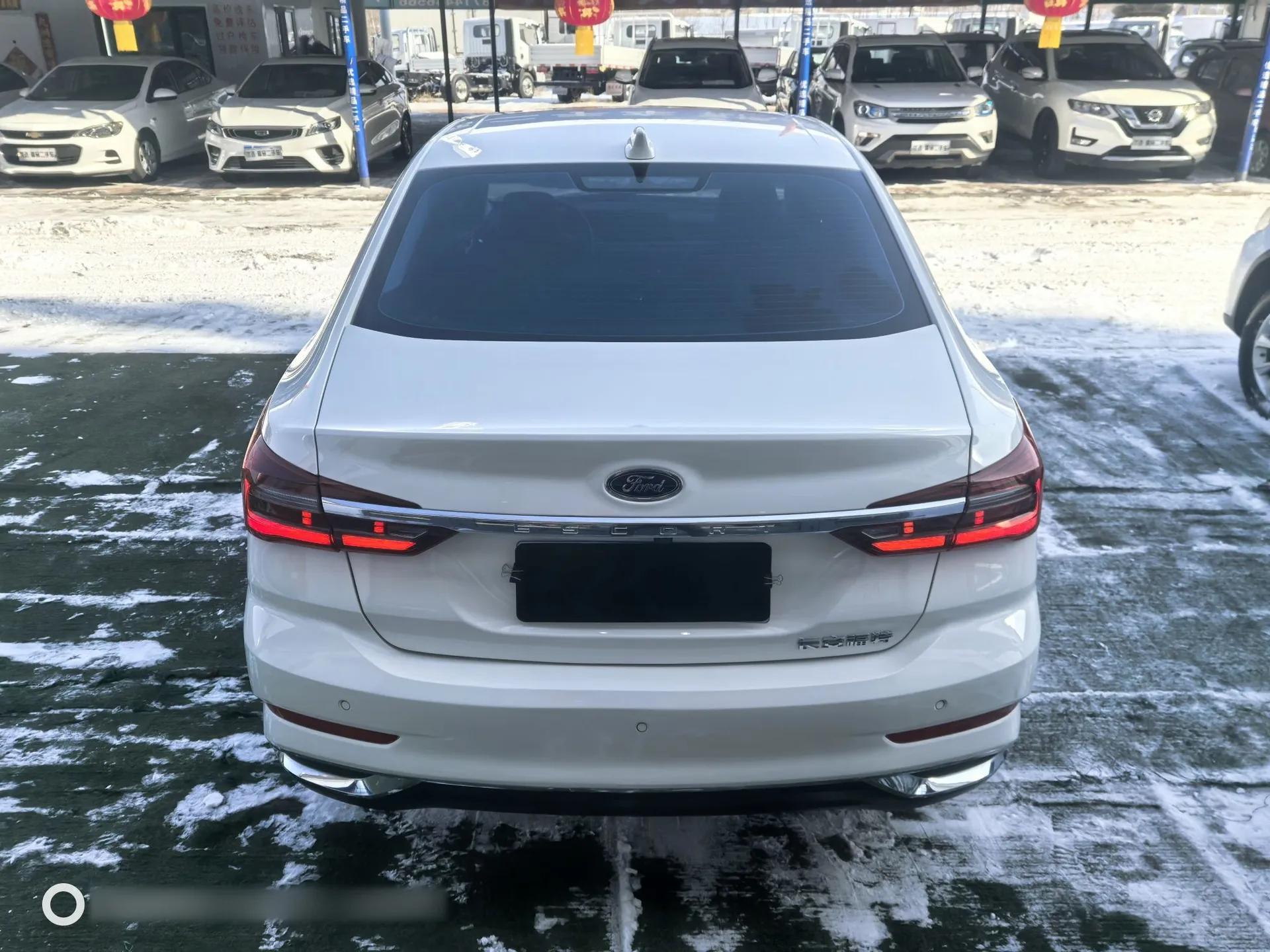 Ford Escort 2021 1.5L Automatic Diamond Edition — миниатюра 5